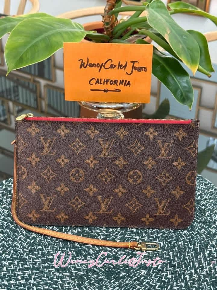 Neverfull MM/GM Pouch in Cerise 🗓️Year 2014