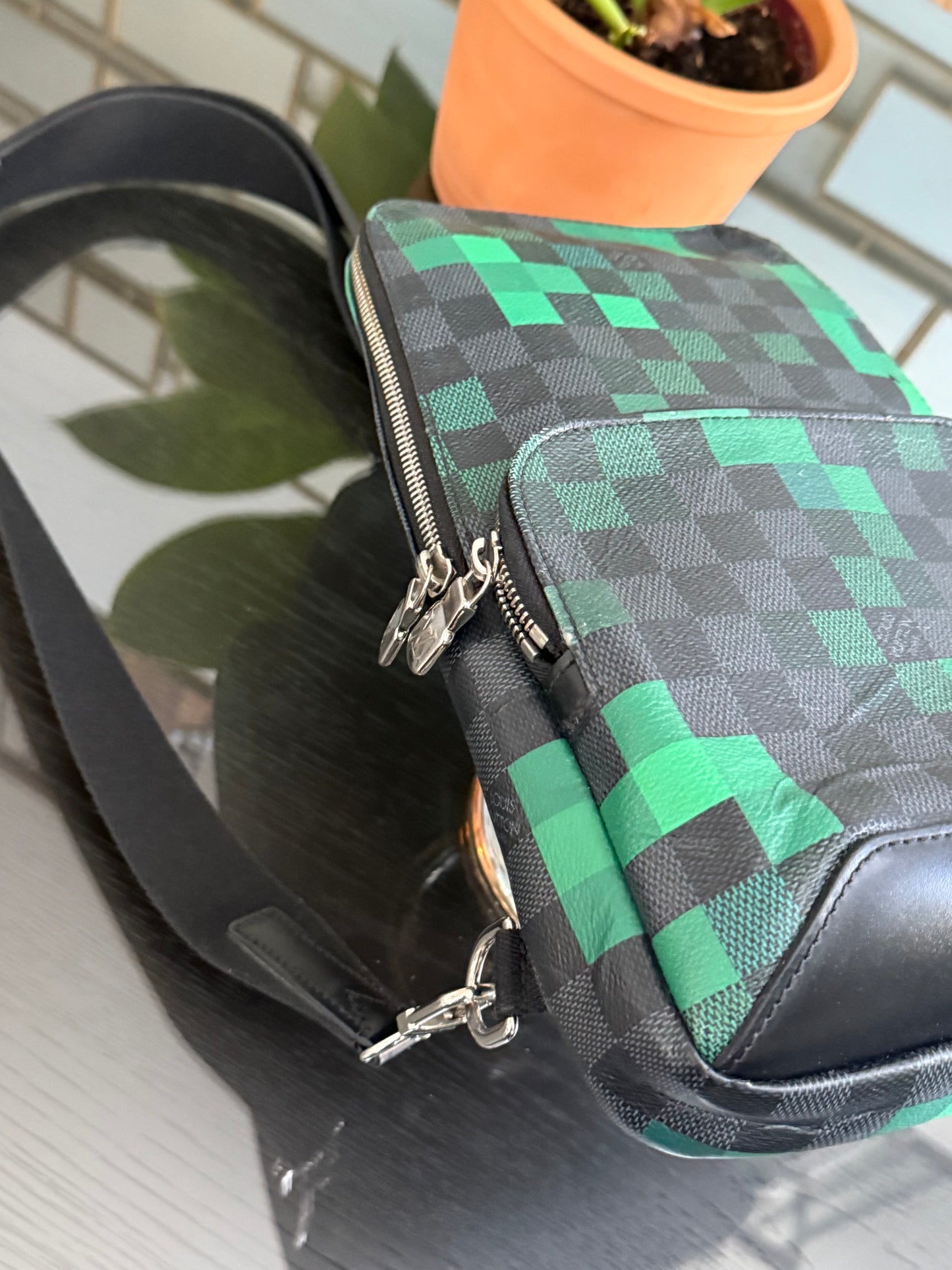 Avenue Sling Damier Graphite Green Pixel with Dustbag -Year 2018