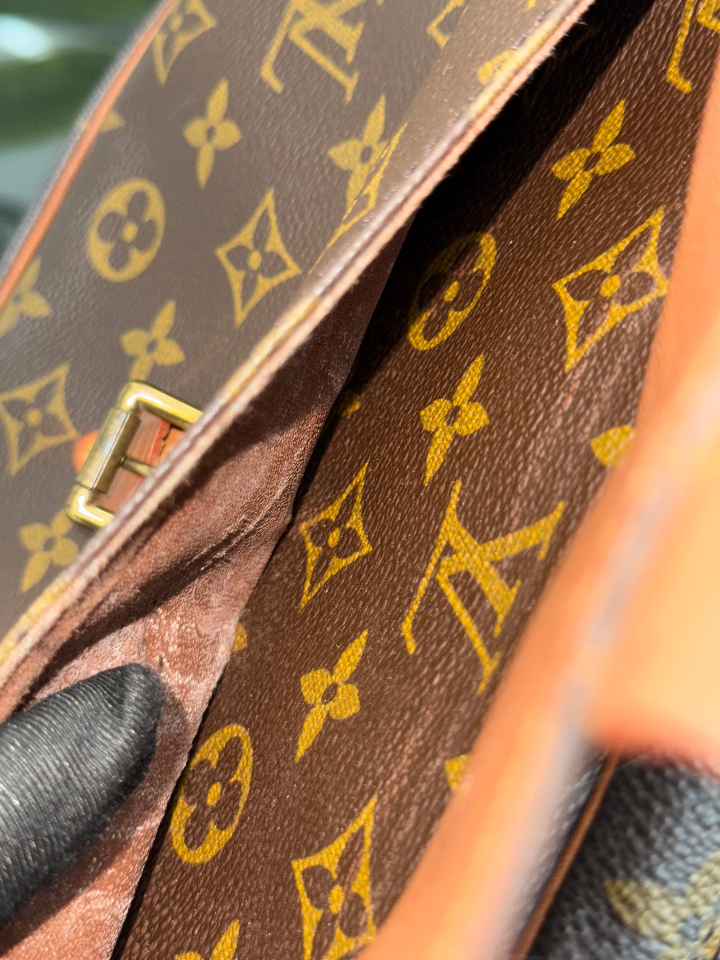 Jeaunefille MM Crossbody 📅 Year: 1990