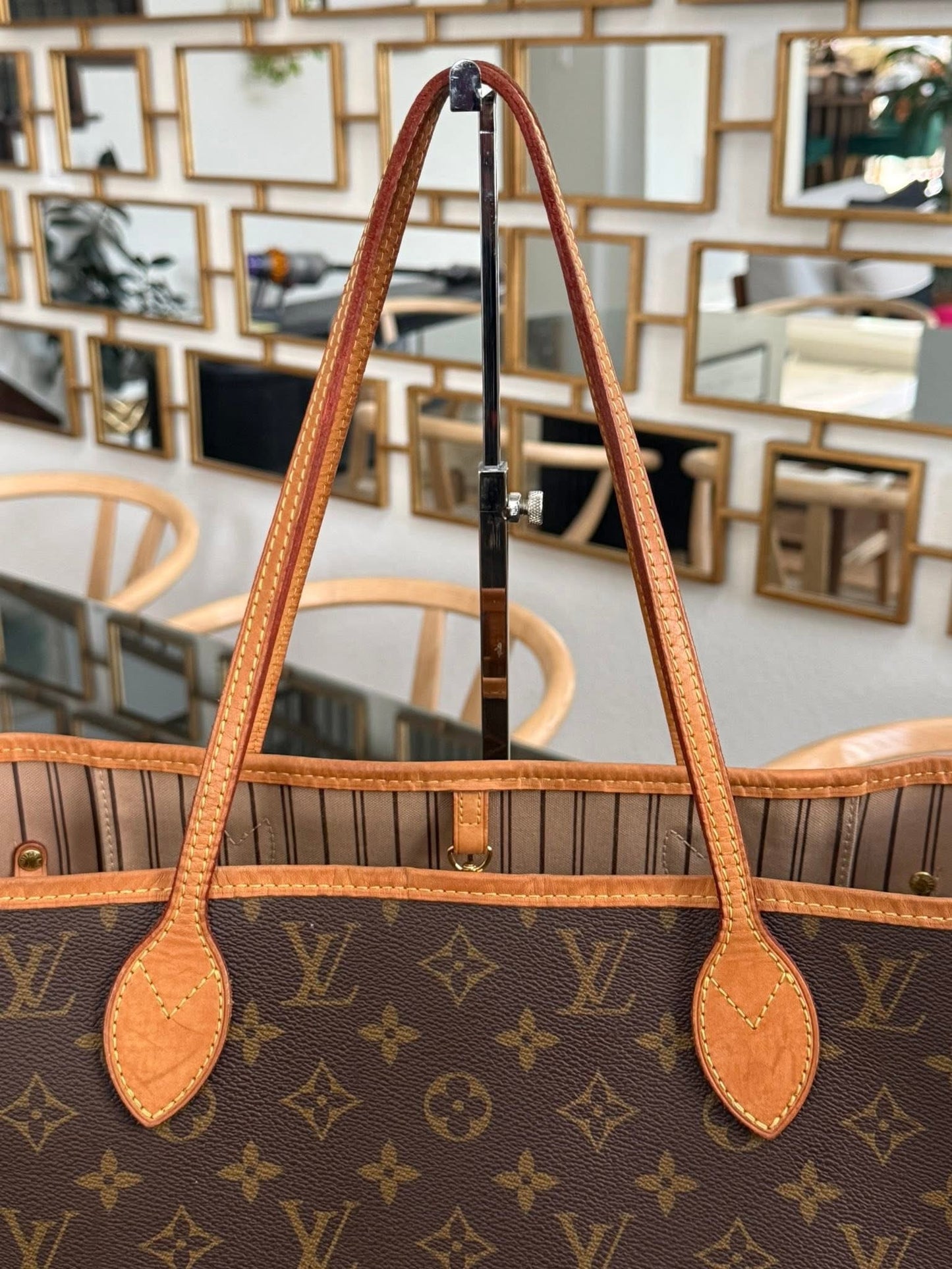 Neverfull MM with Dustbag 📅 Year: 2021