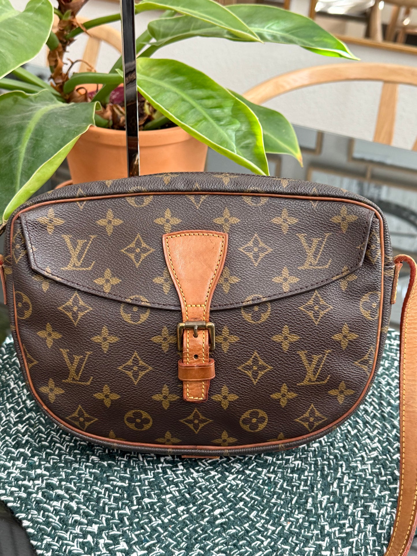 Jeaunefille MM Crossbody 📅 Year: 1990