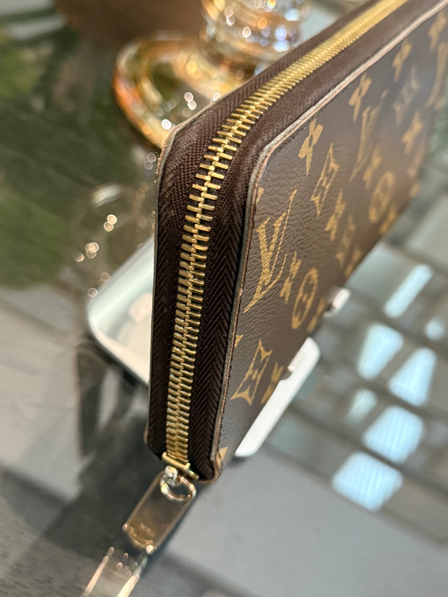 Zippy Long Wallet in Monogram with Dustbag 🗓️ Year: 2014