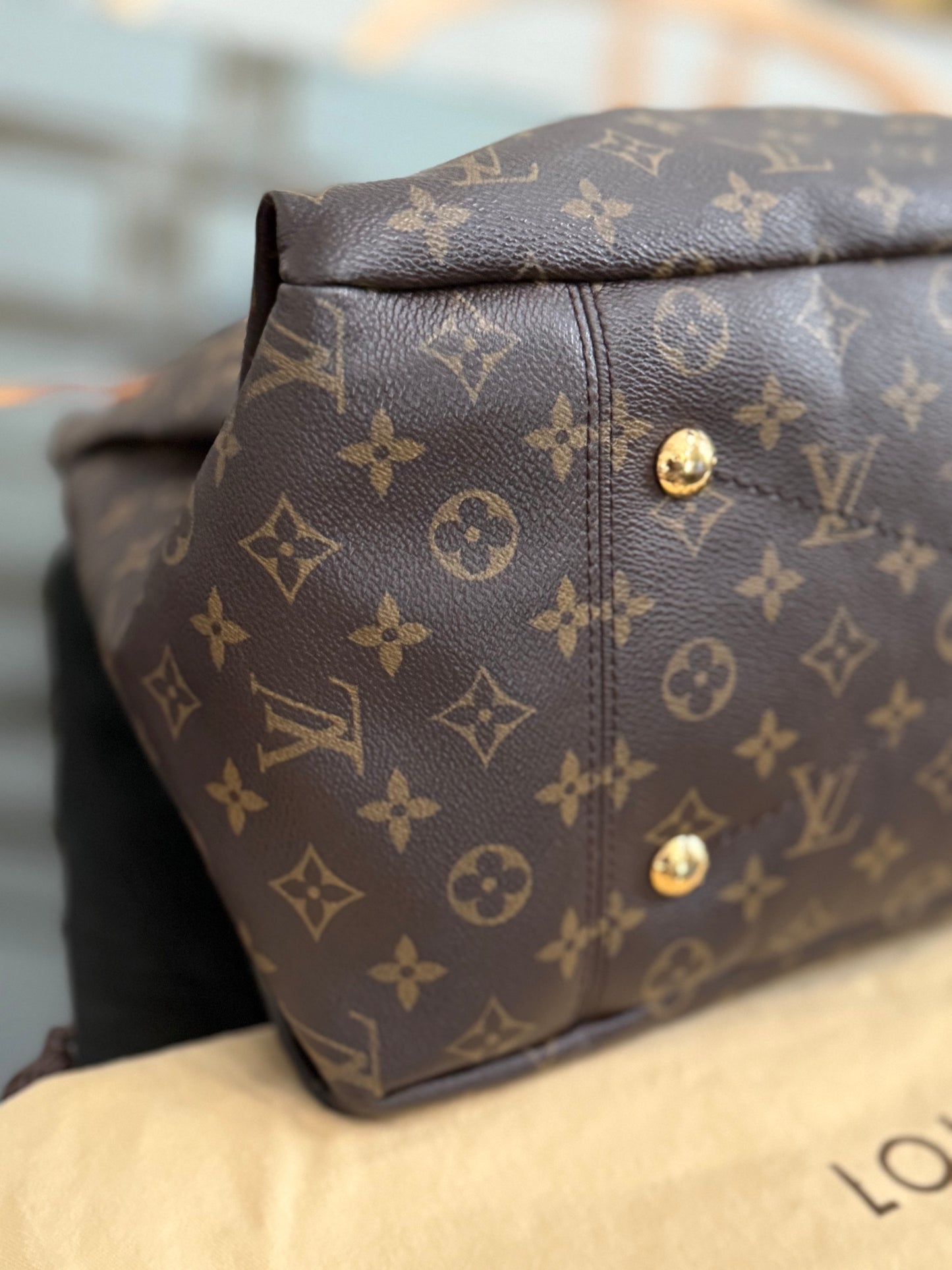 Artsy MM with Dustbag and Insert Organizer - 📅 Year: 2010