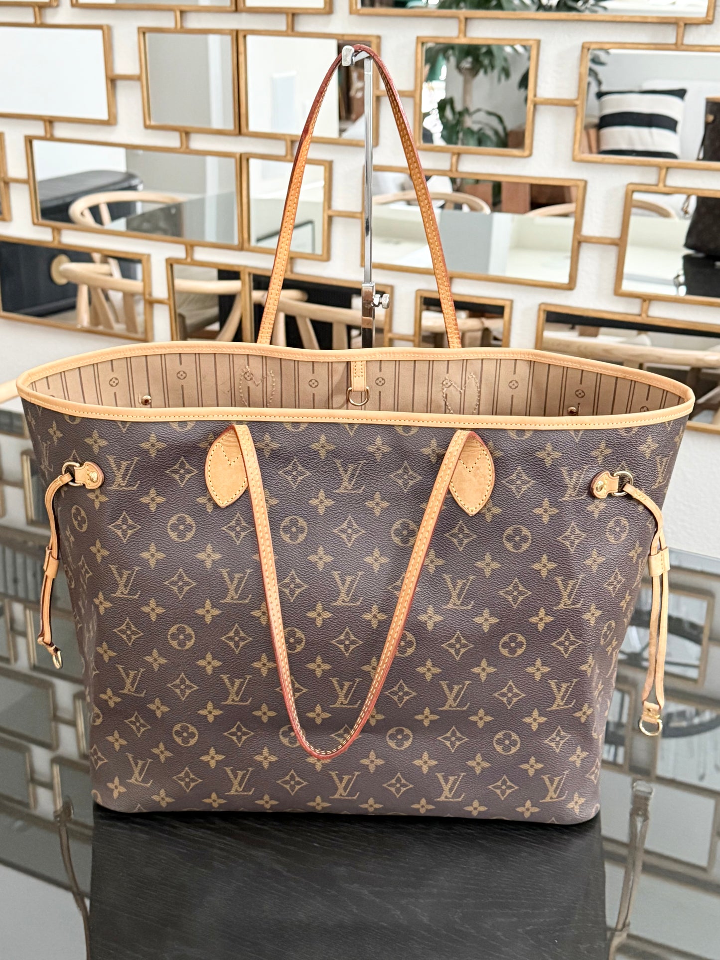 Neverfull GM in Monogram with Dustbag and Insert Organizer 📅 Year: 2007