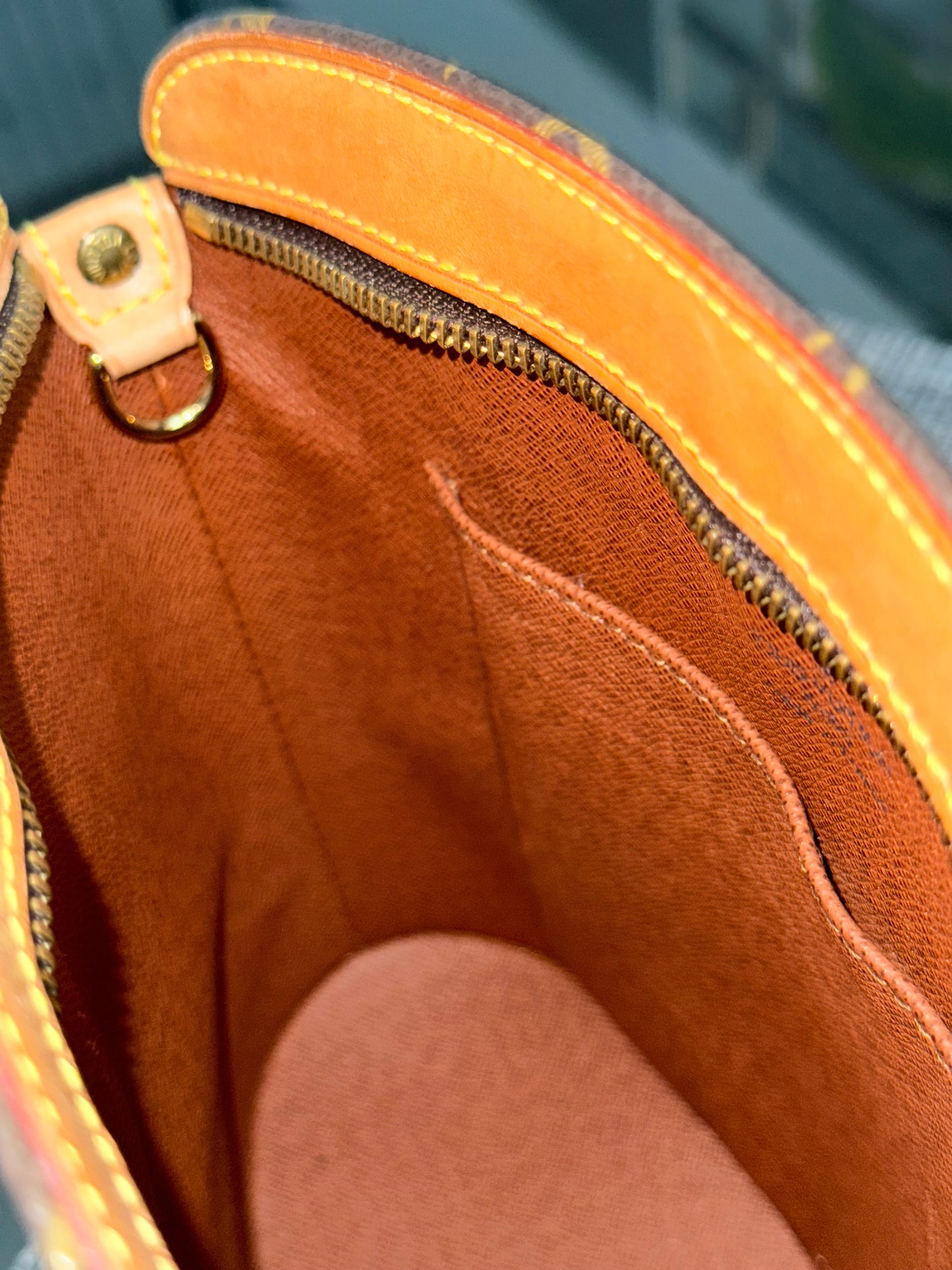 Drouot Crossbody-🗓️ Year 1999