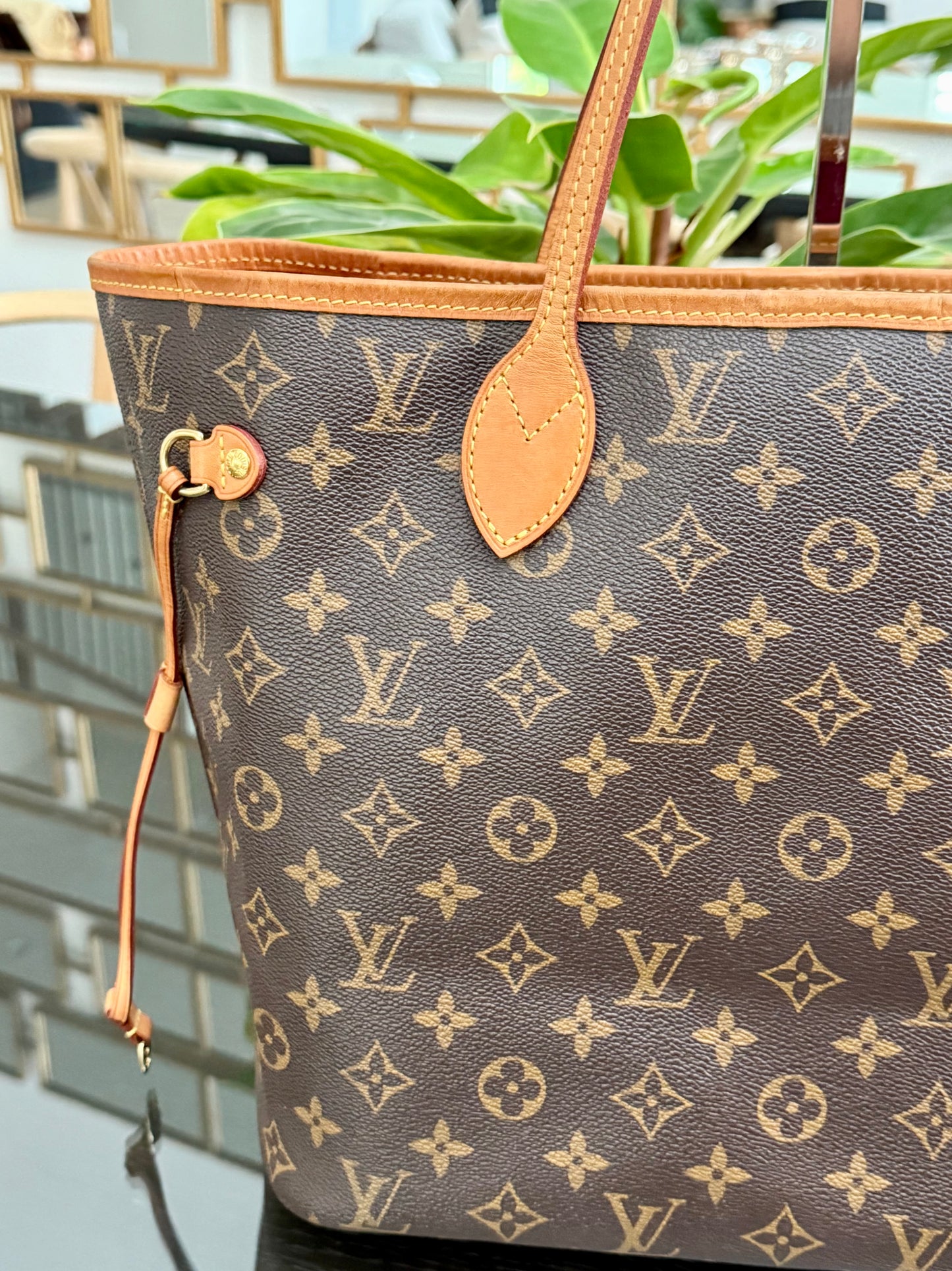 Neverfull MM in Peony interior with Dustbag 📅 Year: 2019