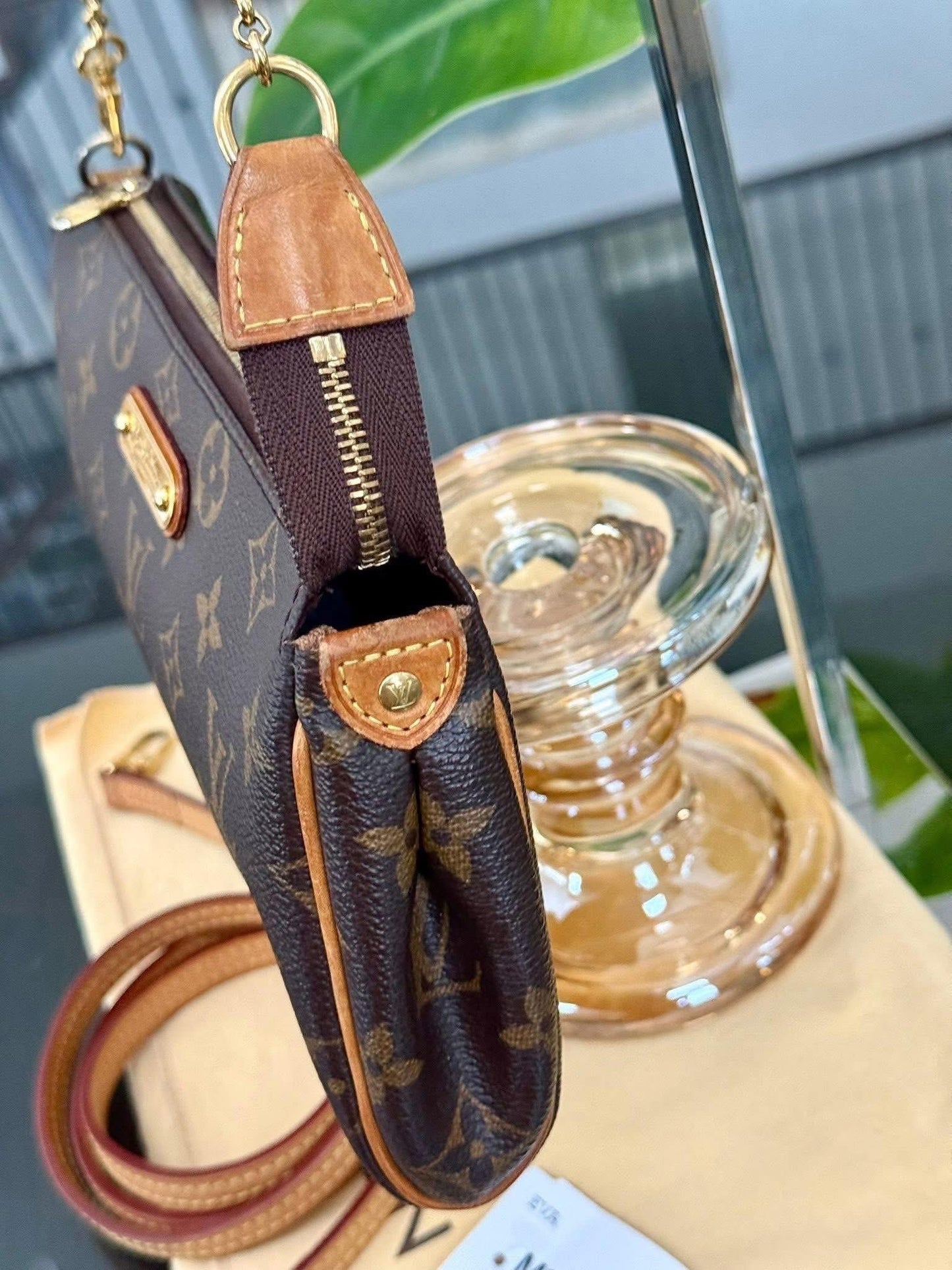 Eva Clutch in Monogram with Dustbag, Box and Paper bag 🗓️ Year: 2014