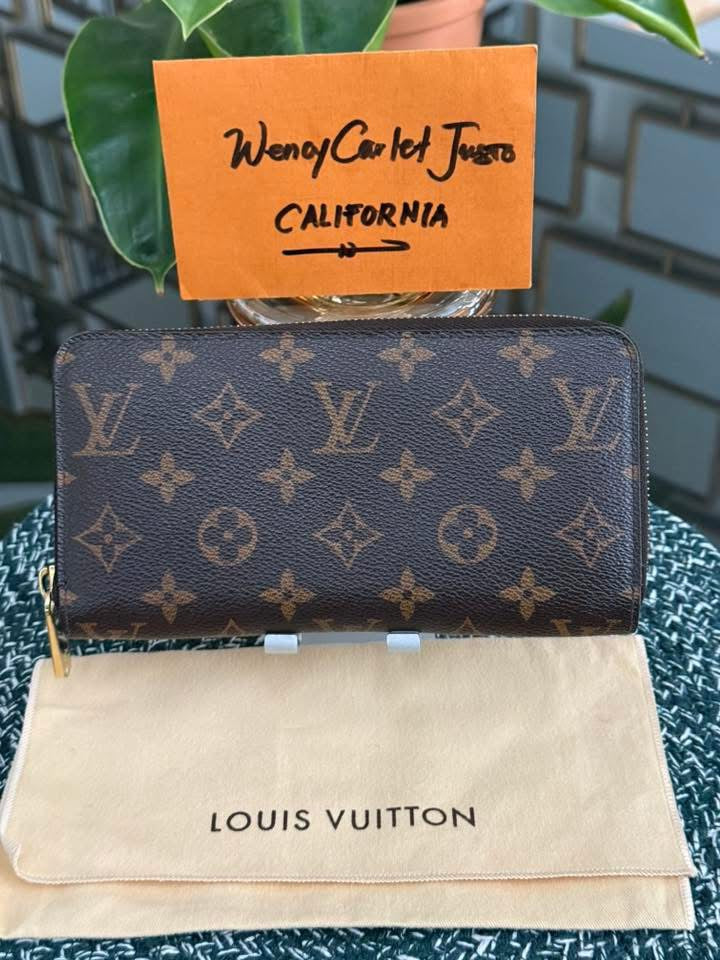 Zippy Long Wallet in Monogram with Dustbag 🗓️ Year: 2011