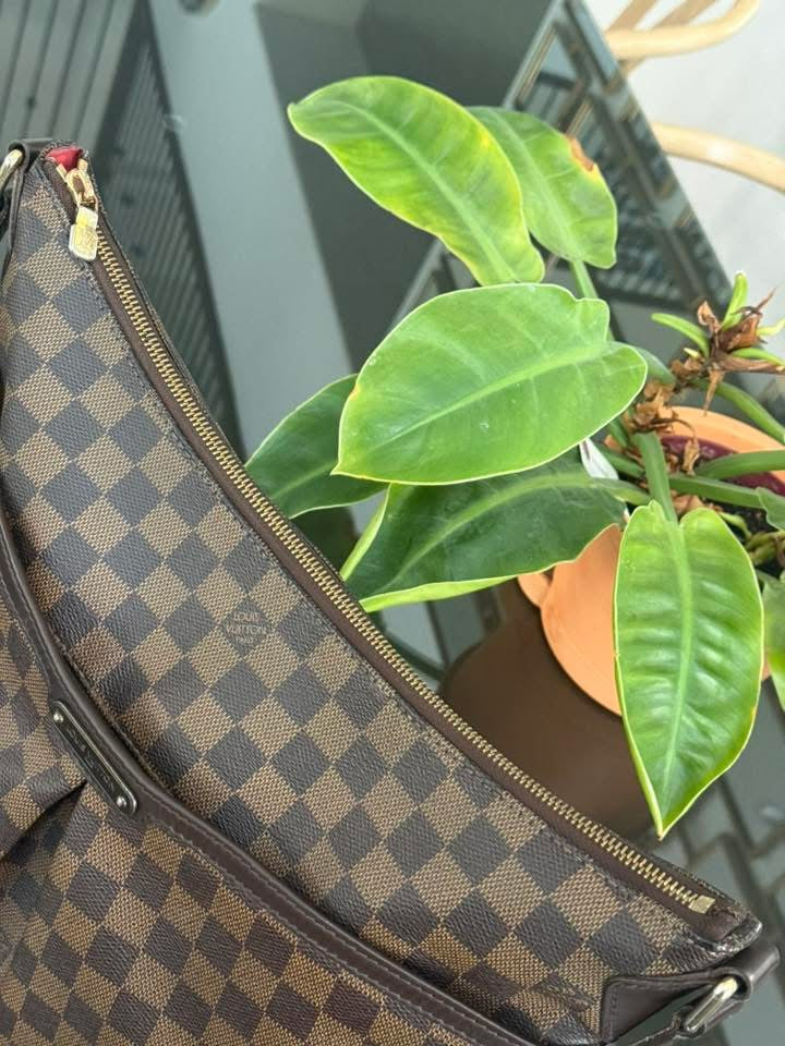 Bloomsbury GM Crossbody -🗓️ Year: 2009