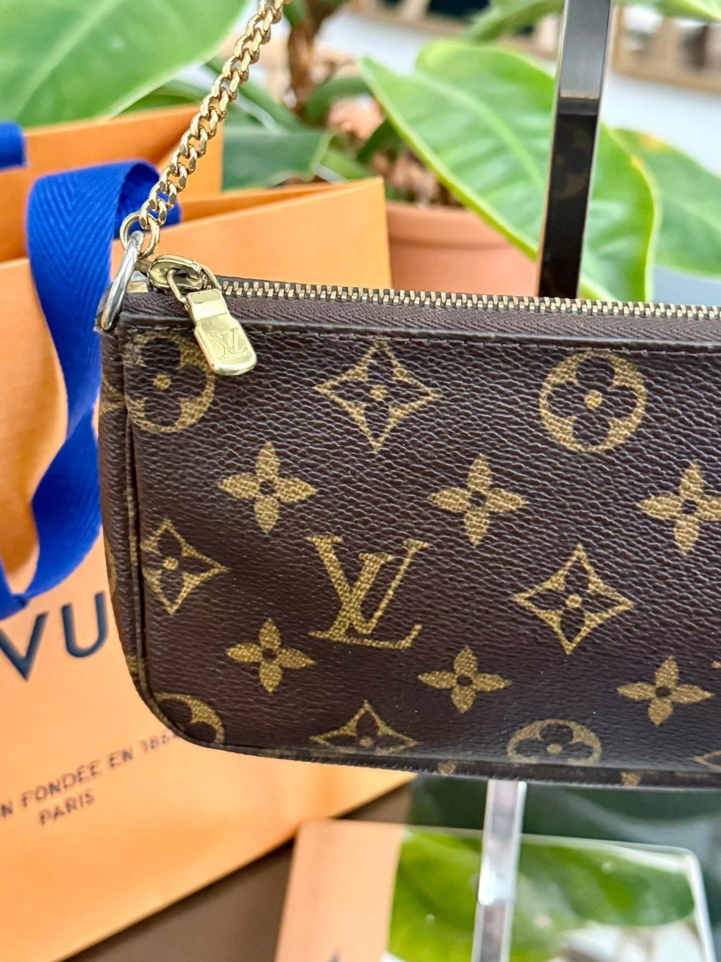 Monogram Bucket Pochette - 📅 Year: 2003