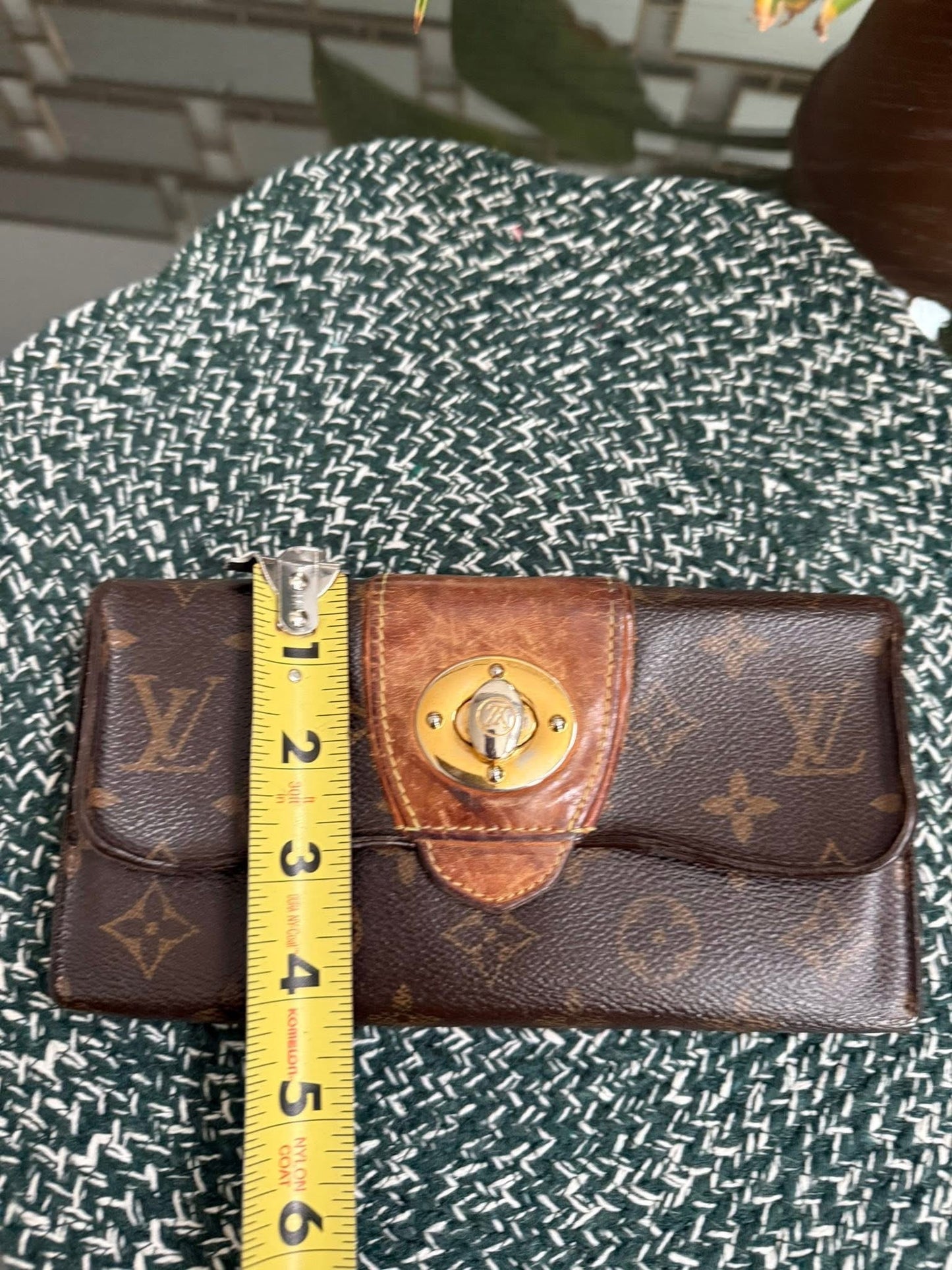 Boetie Long Wallet with 16 Cardholders 🗓️ Year: 2012