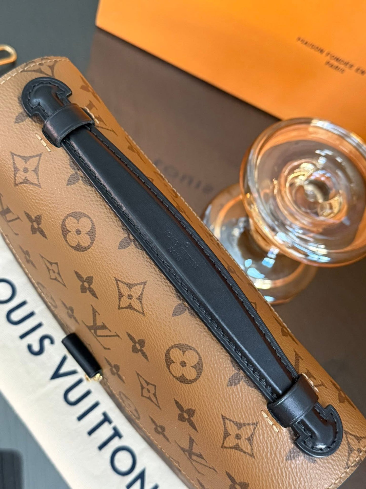Pochette Metis Reverse in Monogram with Original Strap, Box, Dustbag and Paper bag 🗓️ Year 2019