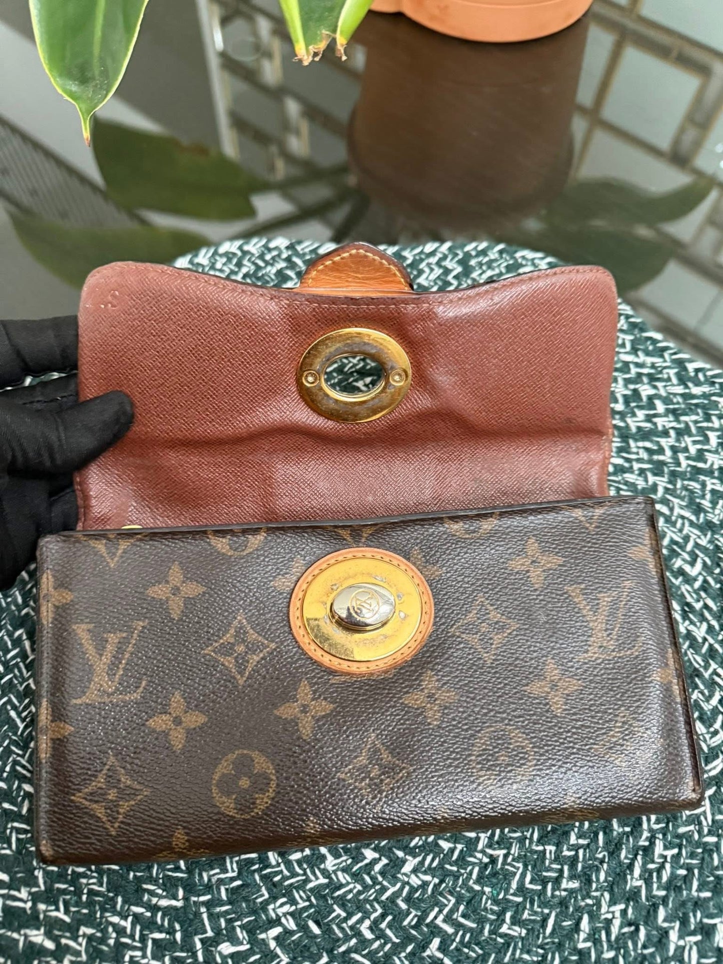 Boetie Long Wallet with 16 Cardholders 🗓️ Year: 2012