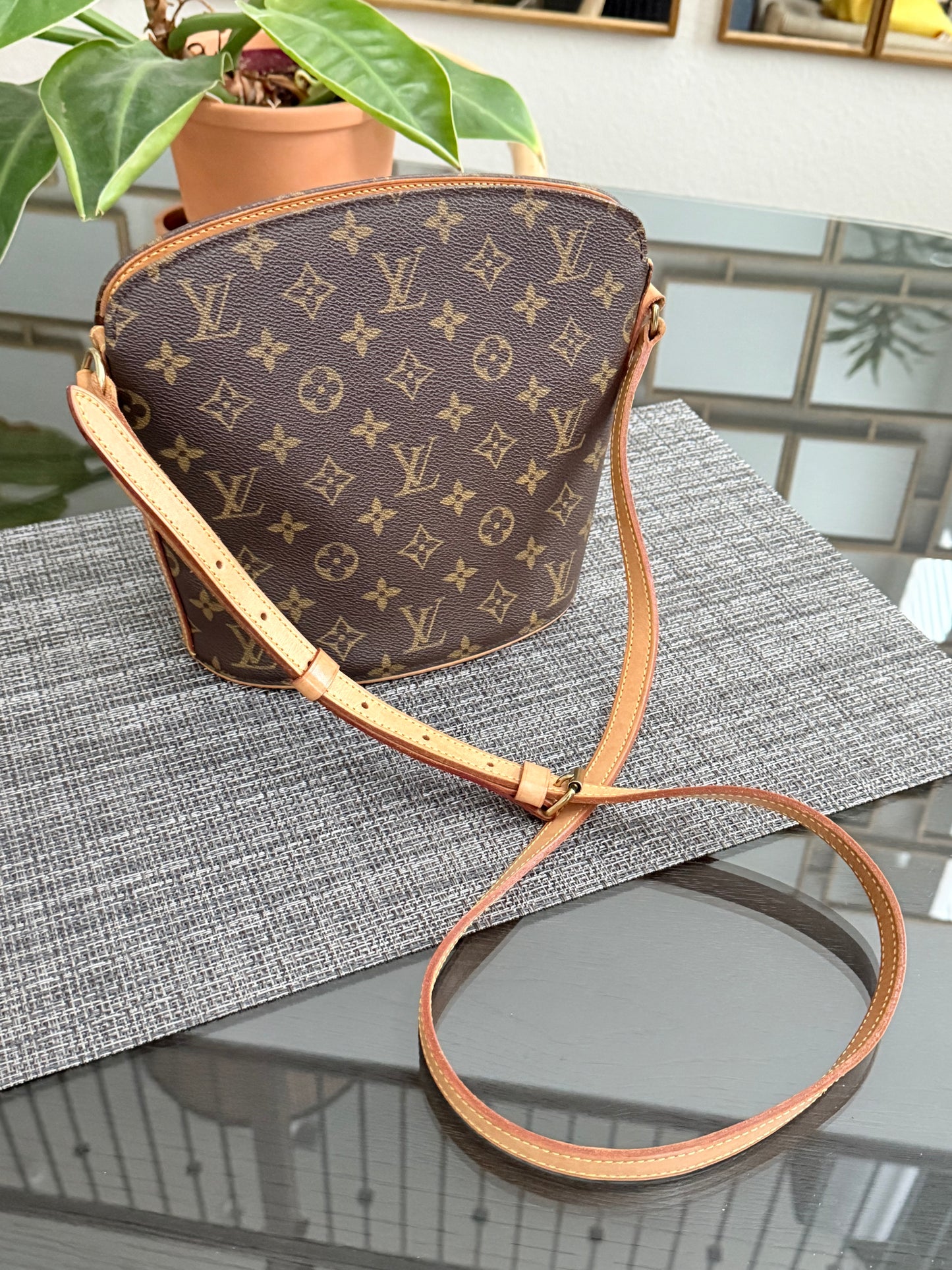 Drouot Crossbody-🗓️ Year 1999