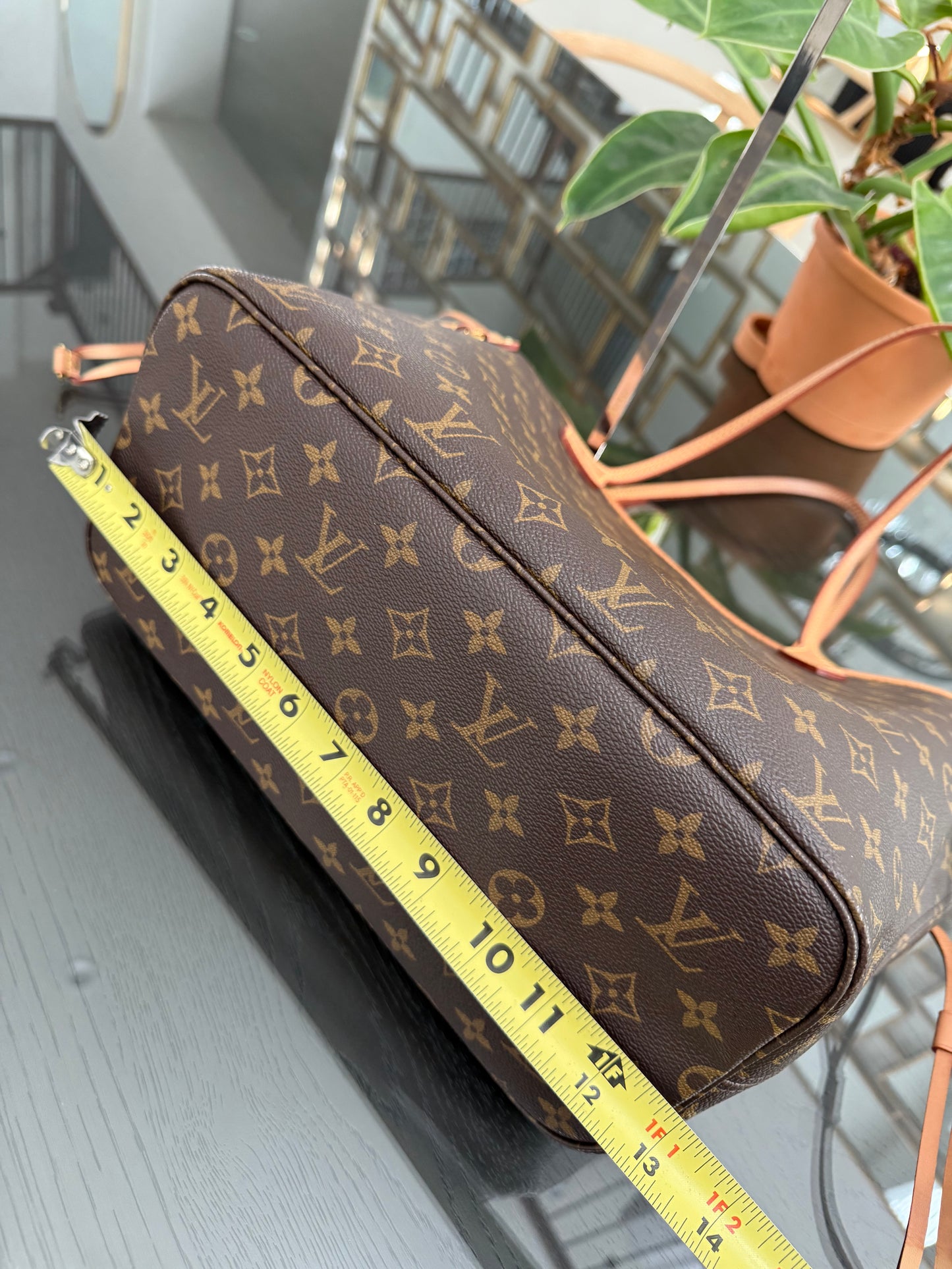 Neverfull MM Monogram in Peony with Dustbag 📅 Year: 2020