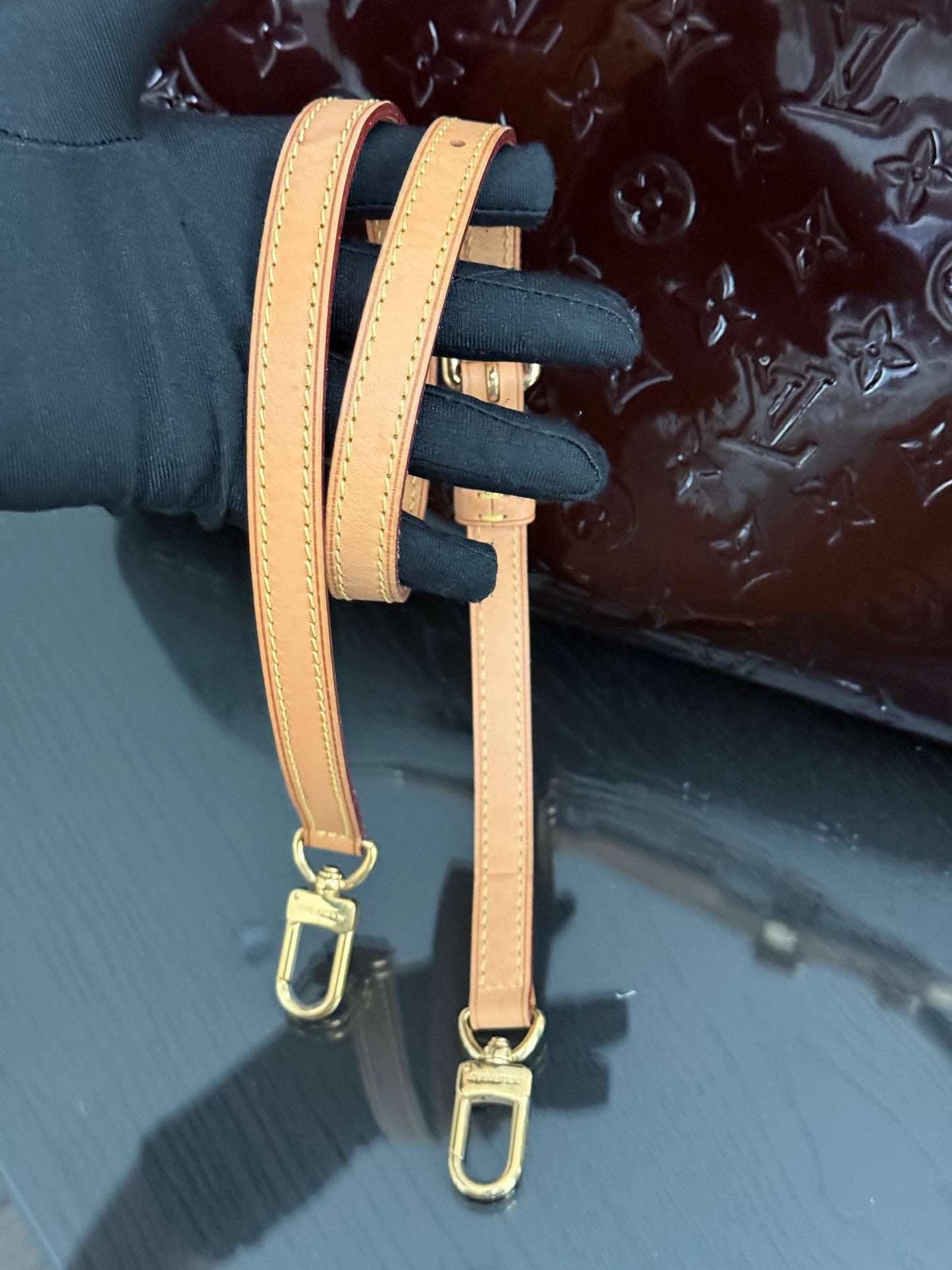 Vernis Brea MM Amarante with Original Strap , Dustbag and Insert Organizer 🗓️ Year: 2013