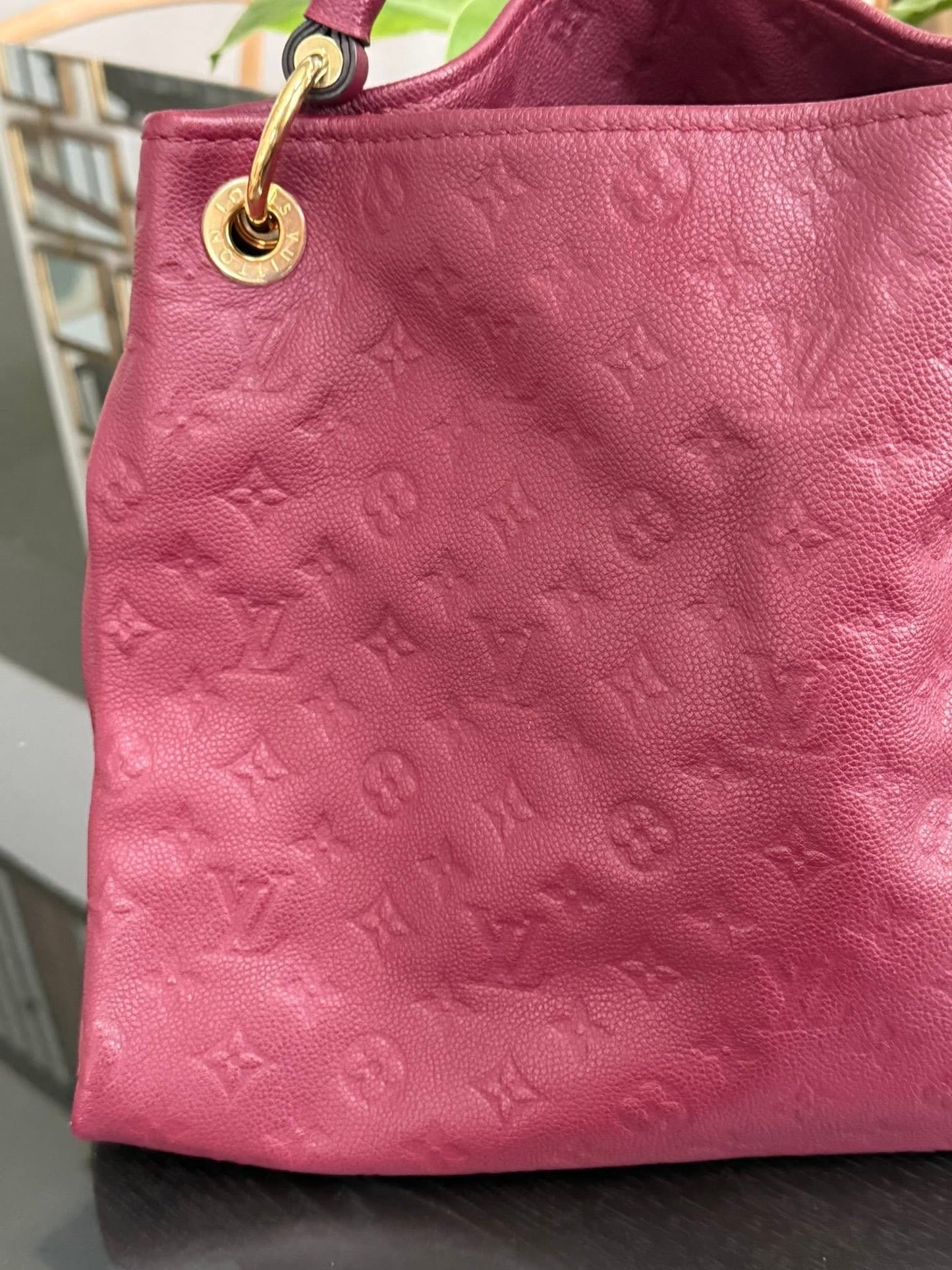 Artsy MM Empriente in Burgundy with Dustbag and Insert Organizer 📅 Year: 2017