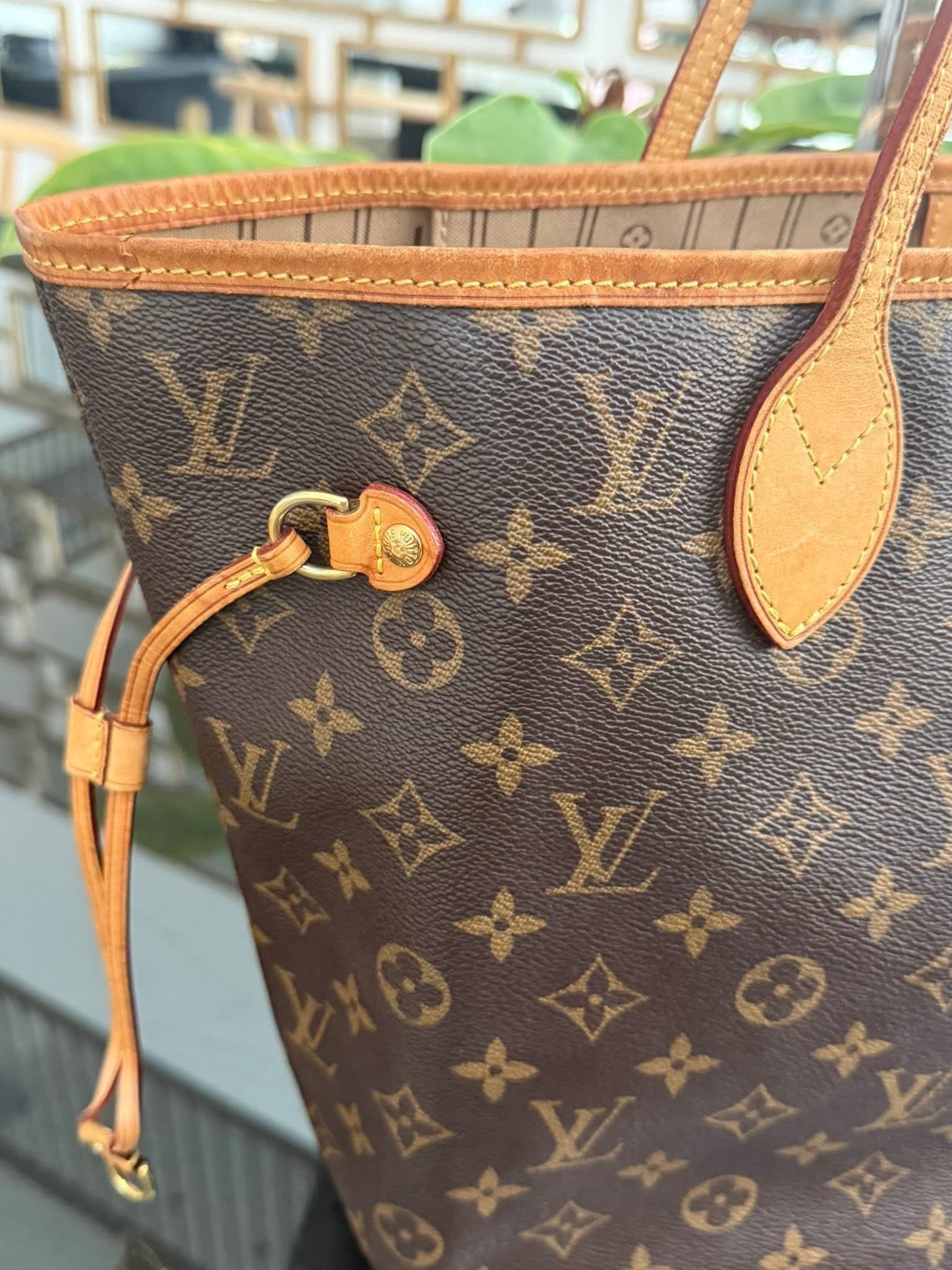 Neverfull MM with Insert Organizer 📅 Year: 2013