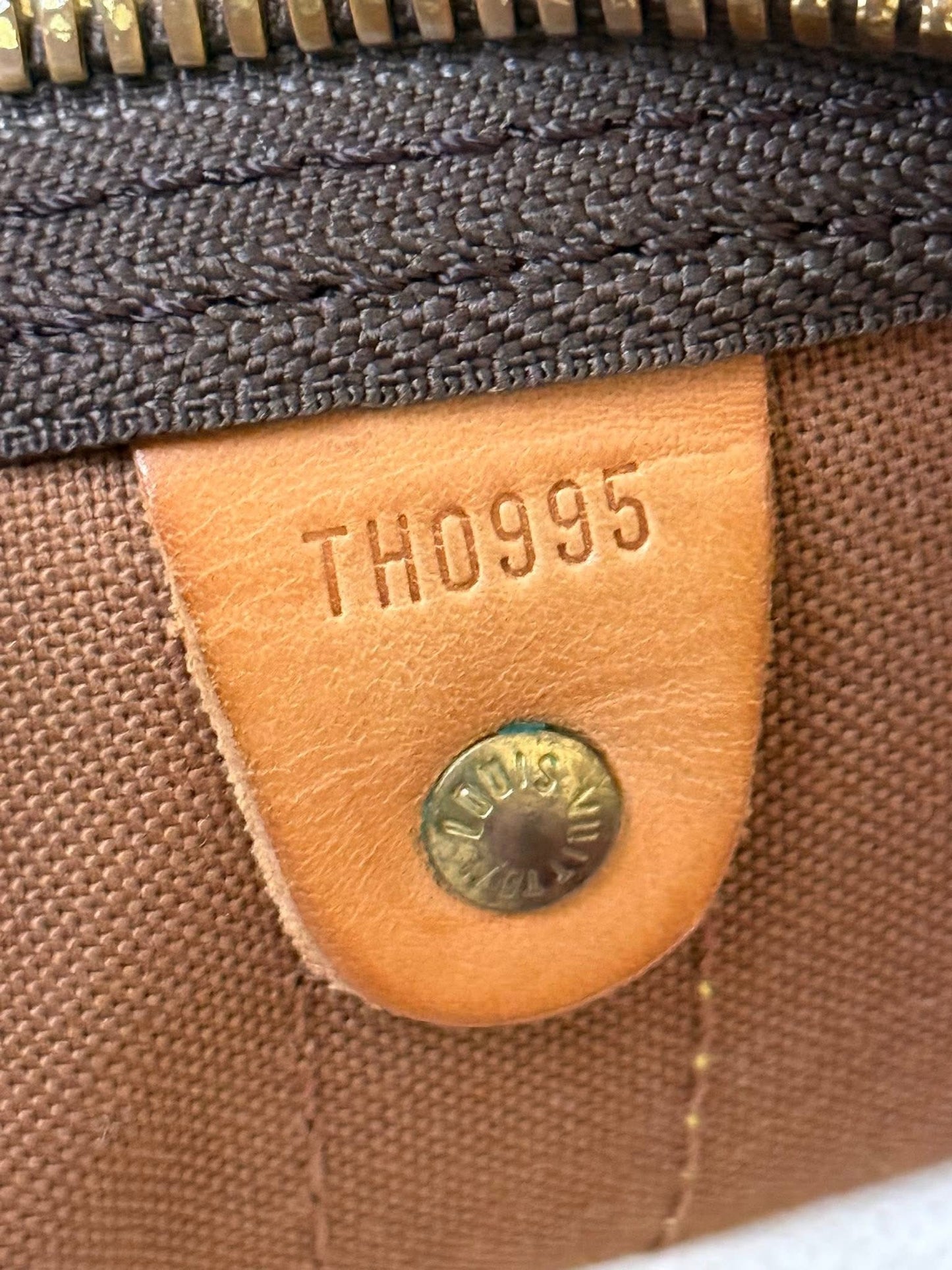 Keepall 50 Bandoulier with Luggage Tag and Poignet 📅 Year: 1995