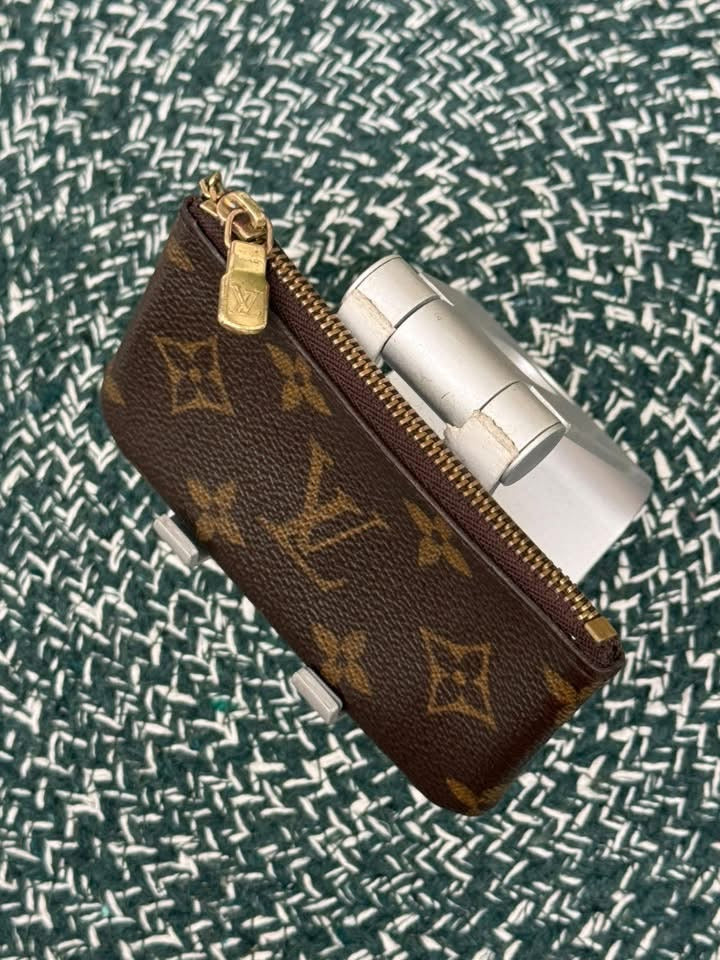 Key Cles in Monogram 📅 Year: 2003