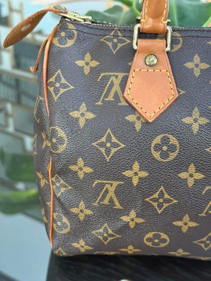 Speedy 25 in Monogram with Lock 🔐 and Key -🗓️ Year: 1994