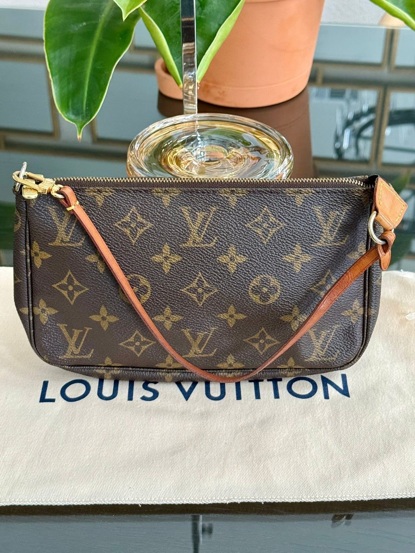 Pochette Accessories with Dustbag 📅 Year: 1999