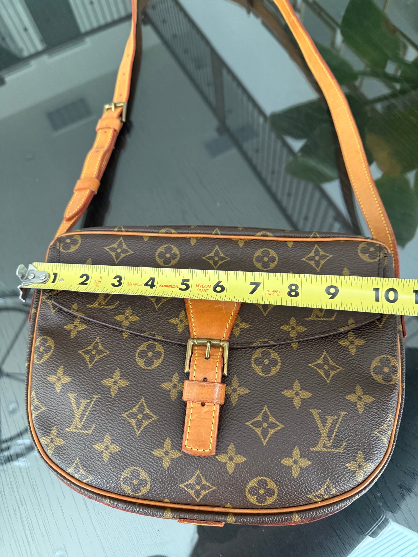 Jeaunefille GM Crossbody 📅 Year: 1989