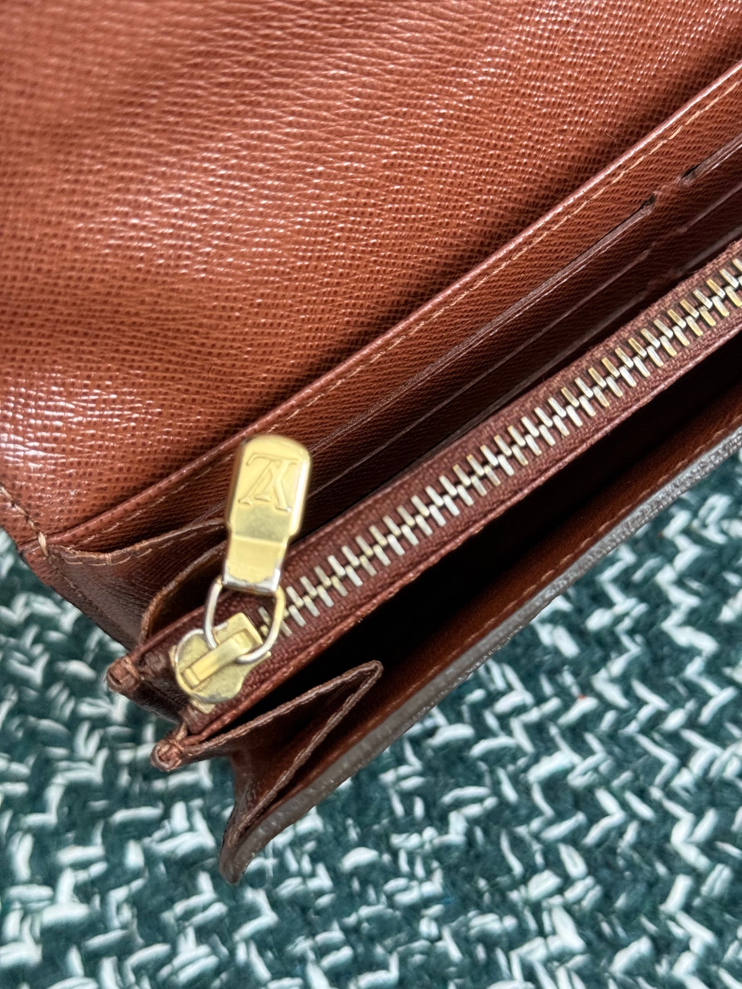 Sarah Wallet in Monogram with 10 Cardholders 🗓️ Year: 2007