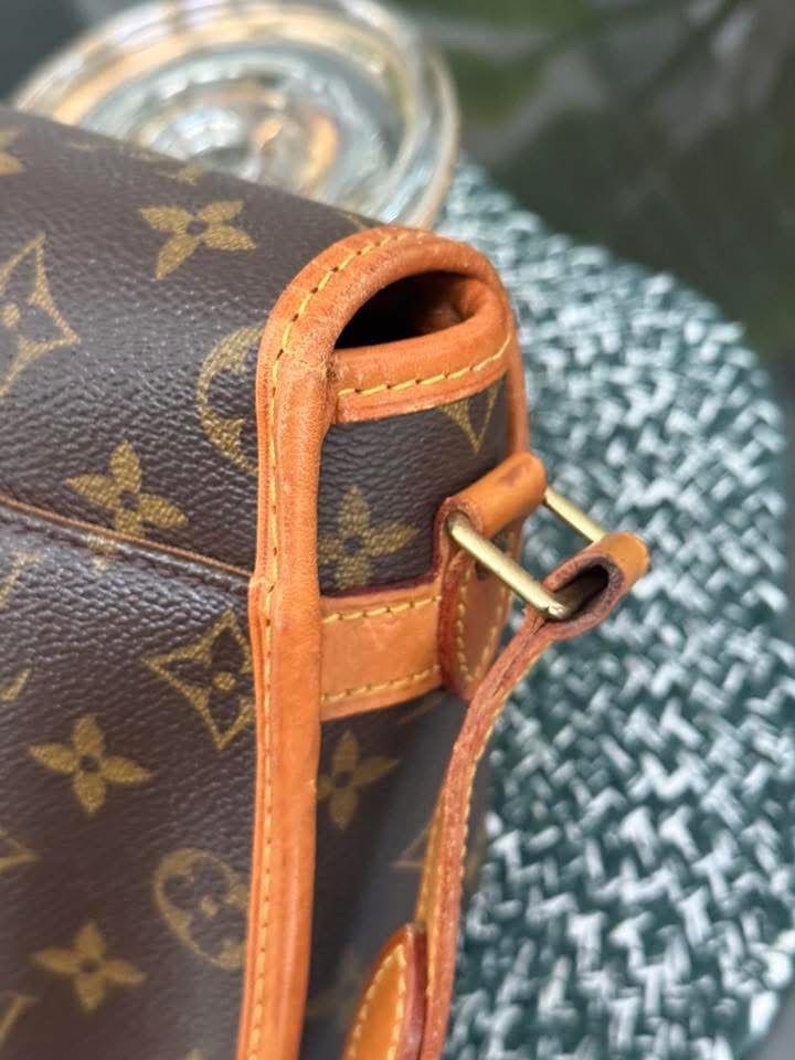 Sologne Crossbody 📅 Year: 2000