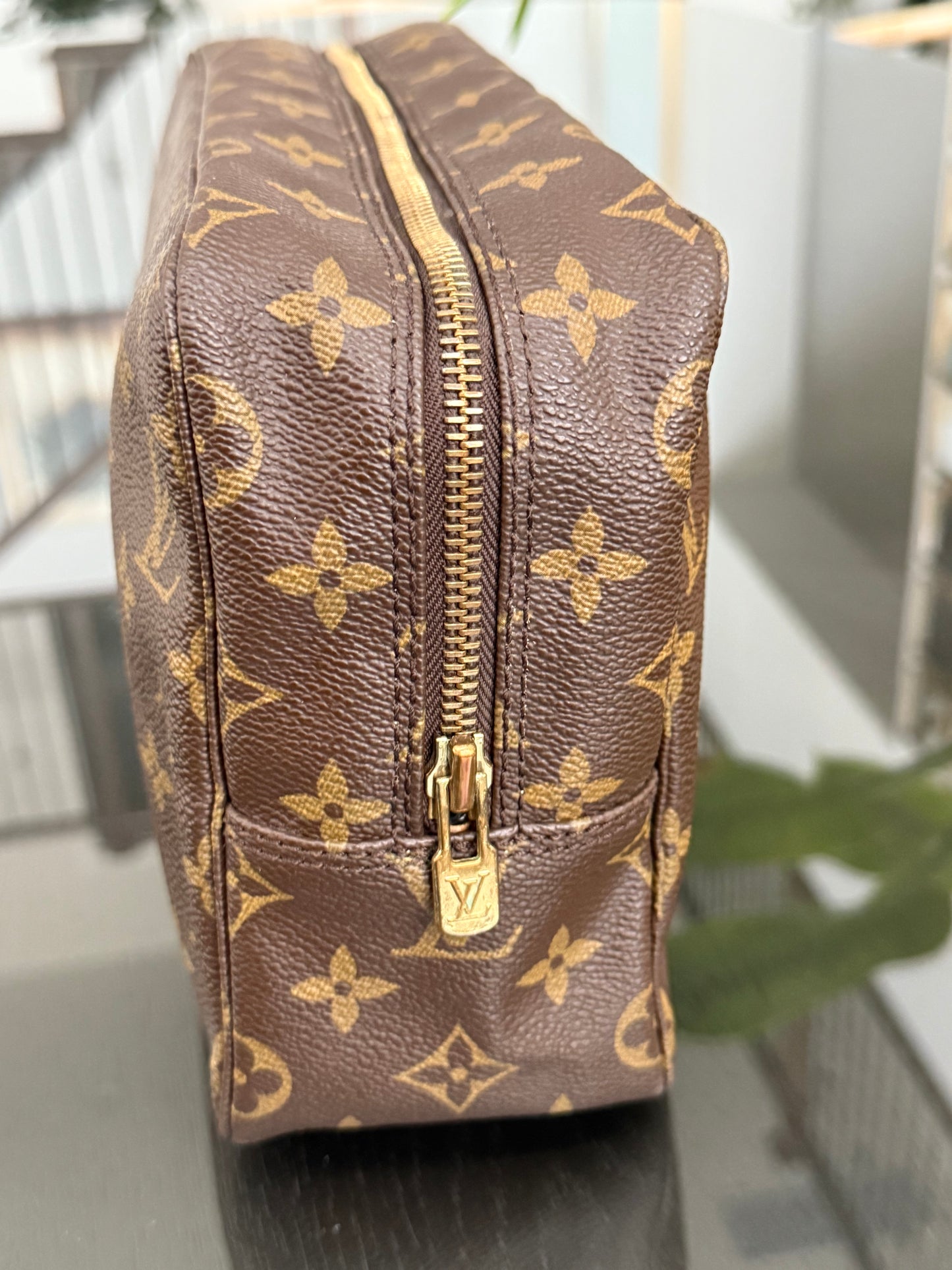 Trousse 28 📅 Year: 1987