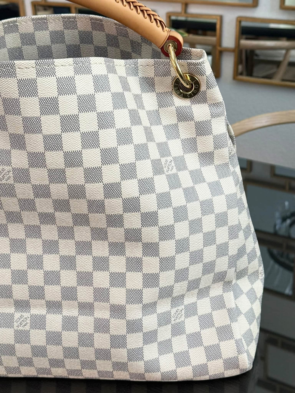 Artsy GM in Azur with Dustbag and Insert Organizer 📅 Year: 2011