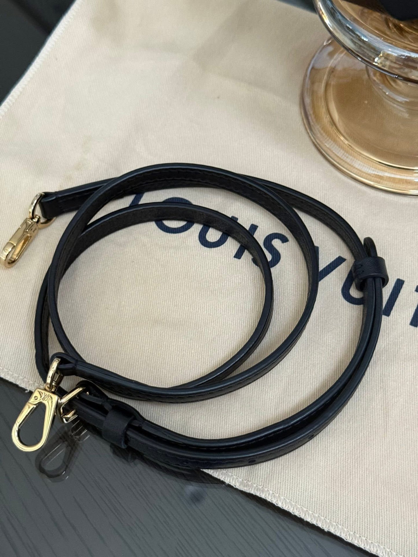 Locky BB Monogram Noir with Original Strap, Dustbag, Box and Paper bag - 📅 Year: 2019