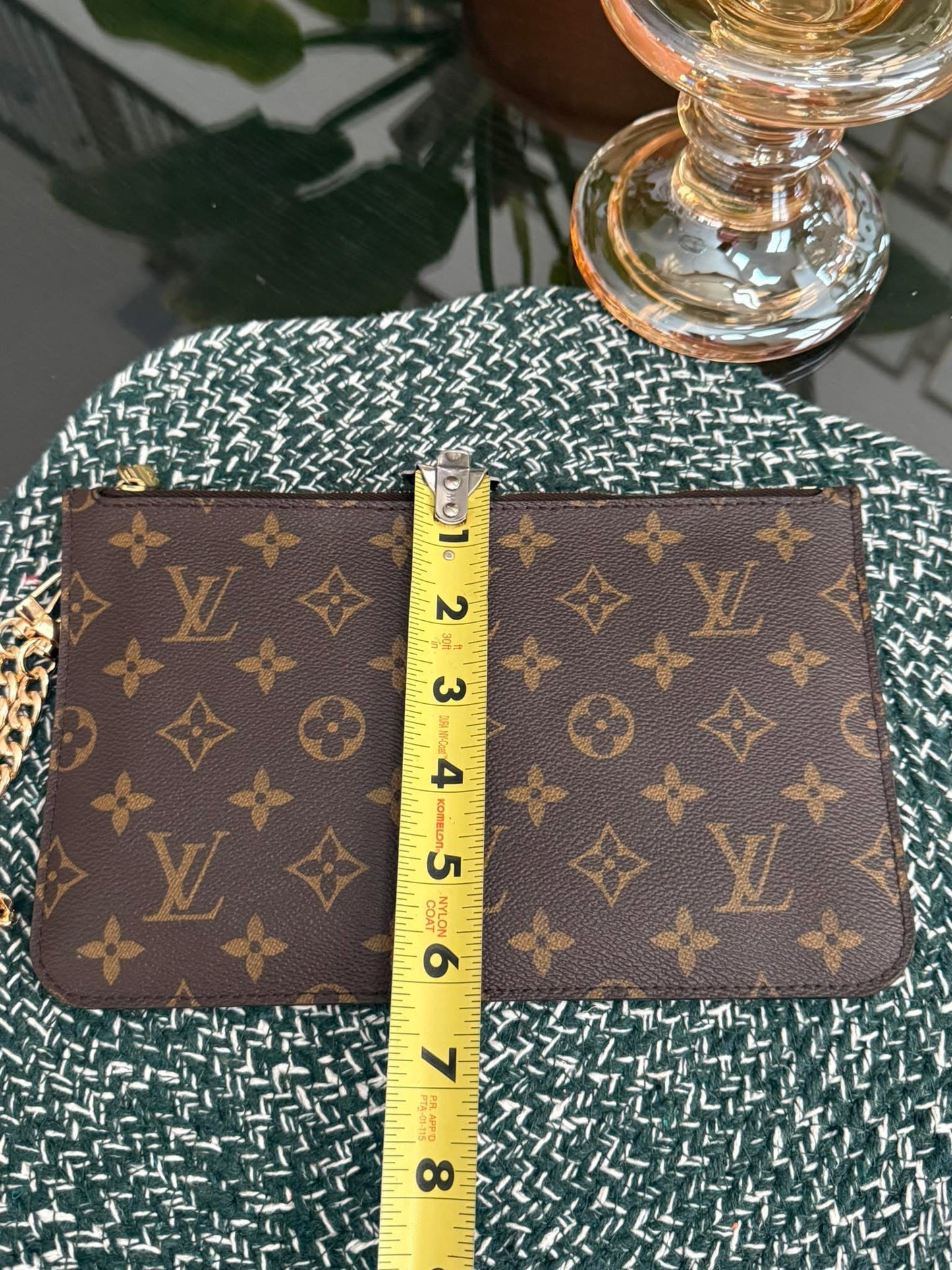 Neverfull MM/ GM Pouch with Non branded Wriststrap 🗓️ Year: 2018