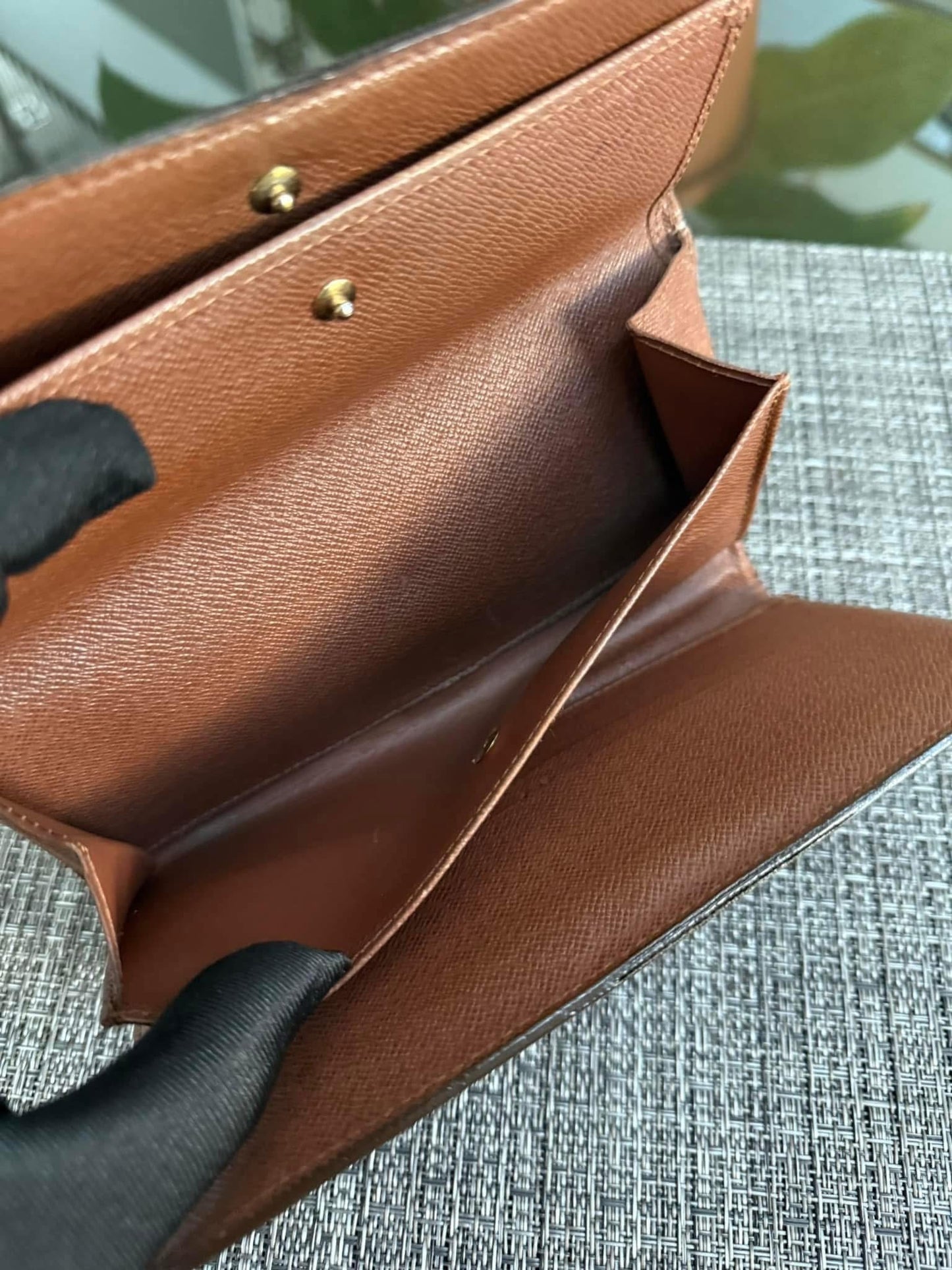 International Wallet with 8 Cardholders 🗓️ Year: 2008