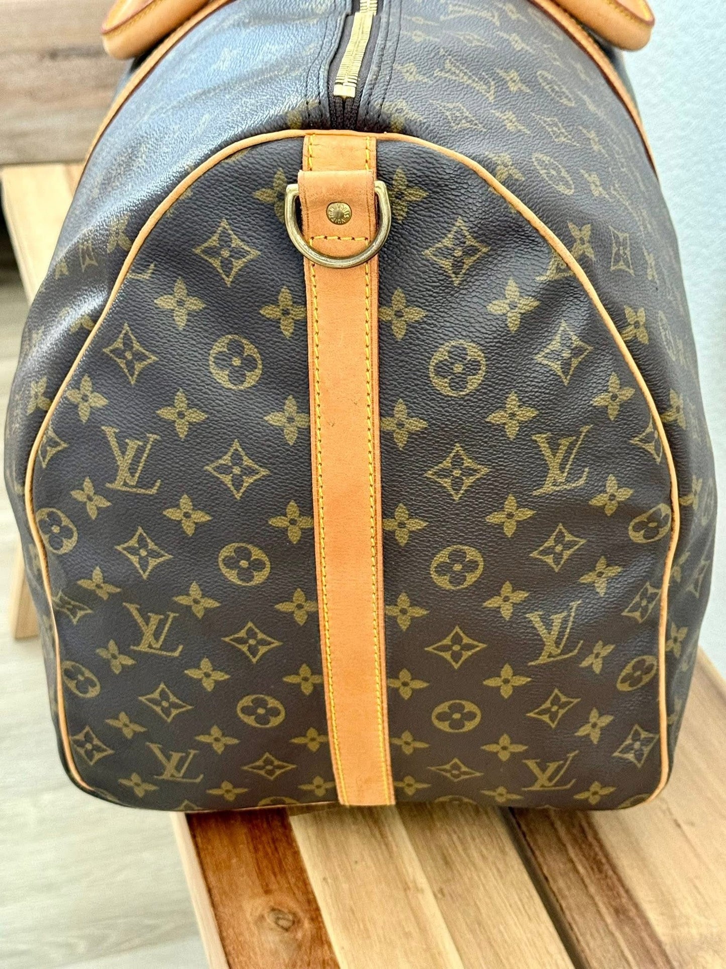 Keepall 60 Bandoulier with Original Strap, Luggage Tag and Poignet 📅 Year: 1991