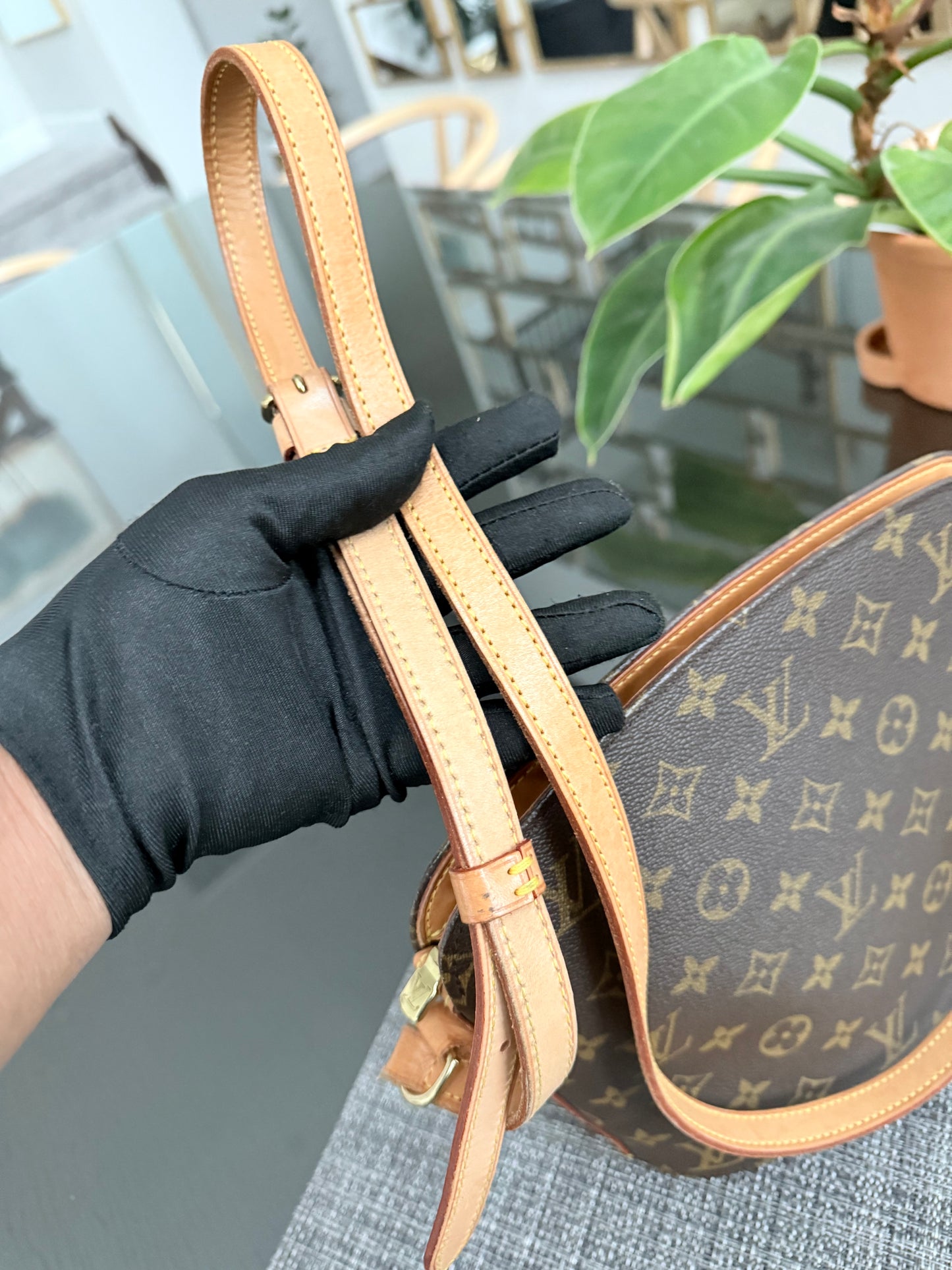 Drouot Crossbody-🗓️ Year 1999