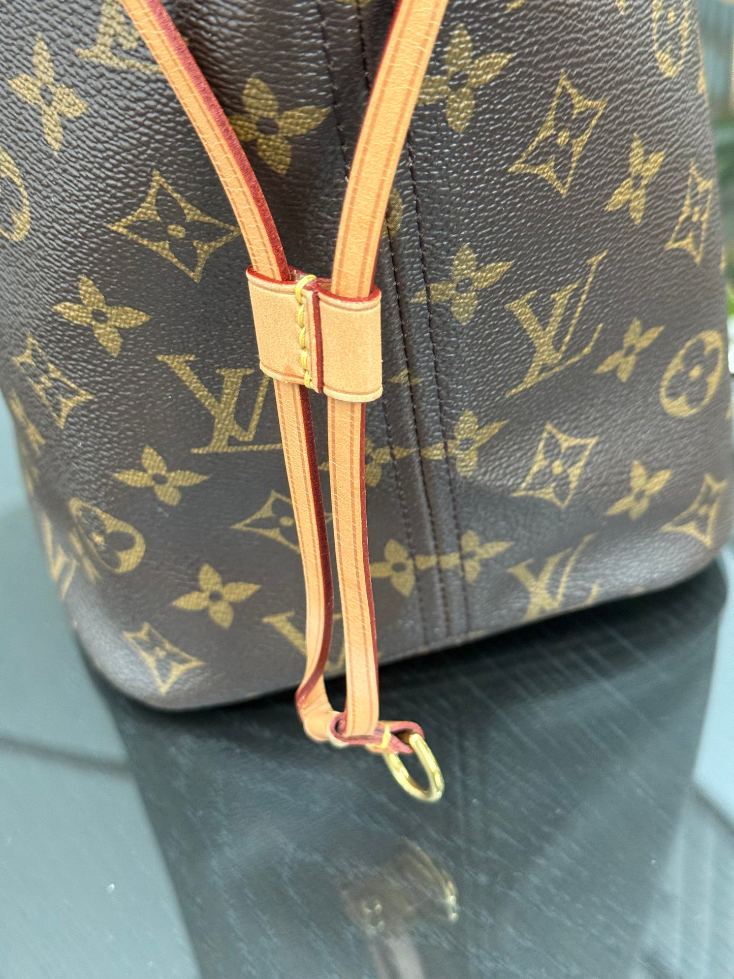Neverfull MM in Monogram with Dustbag and Insert Organizer 📅 Year: 2017