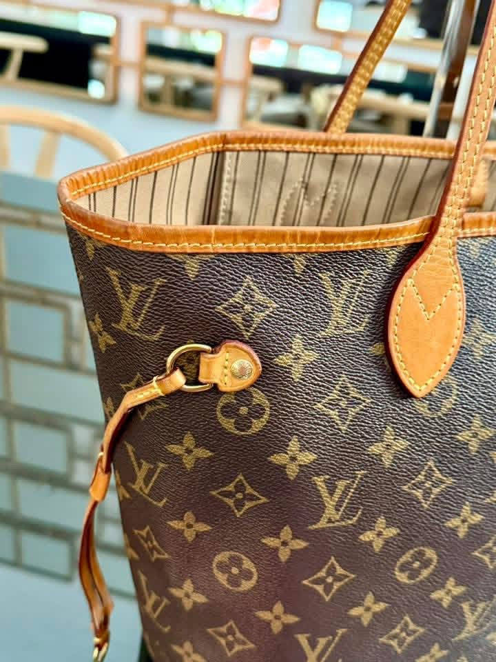 Neverfull MM in Monogram with Insert Organizer 🌺 📅 Year: 2015