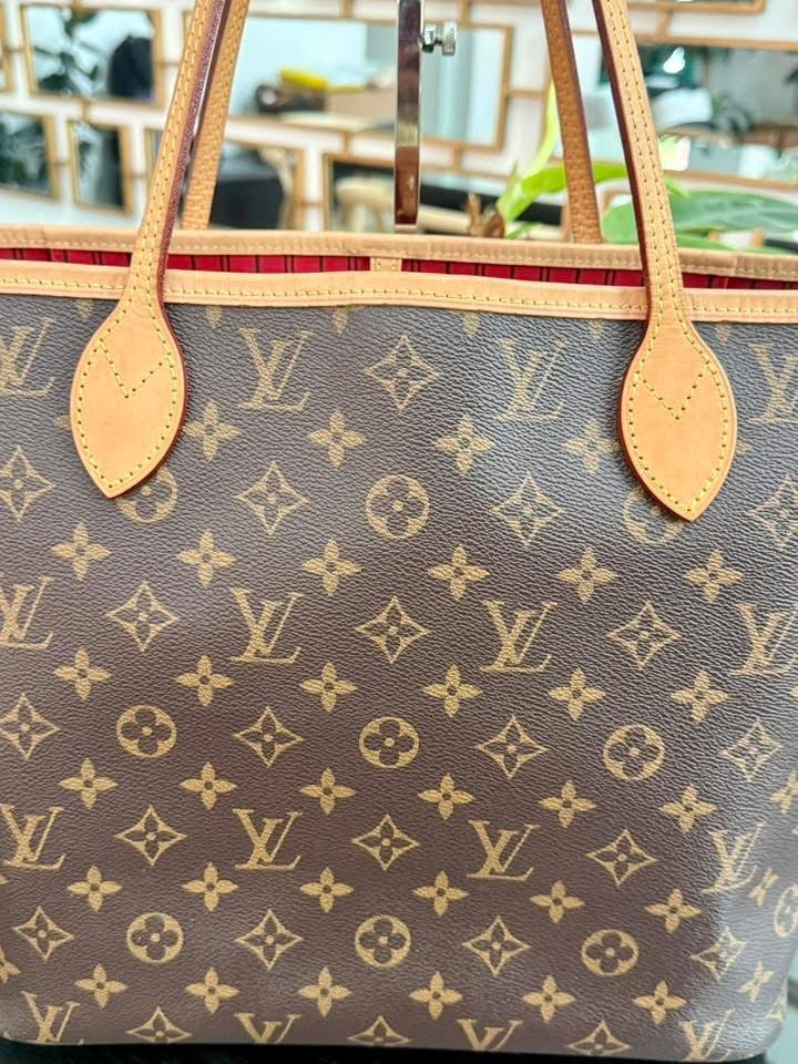 Neverfull MM Monogram in Cerise with Dustbag -🗓️ Microchip