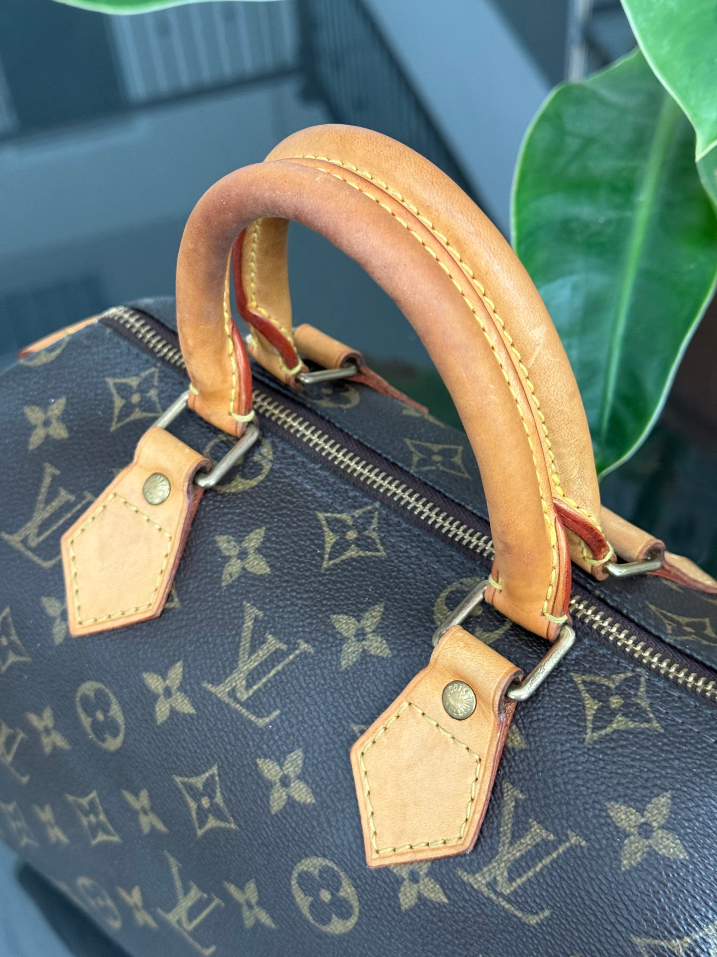 Speedy 25 in Monogram with Lock 🔐 and Key -🗓️ Year: 2005