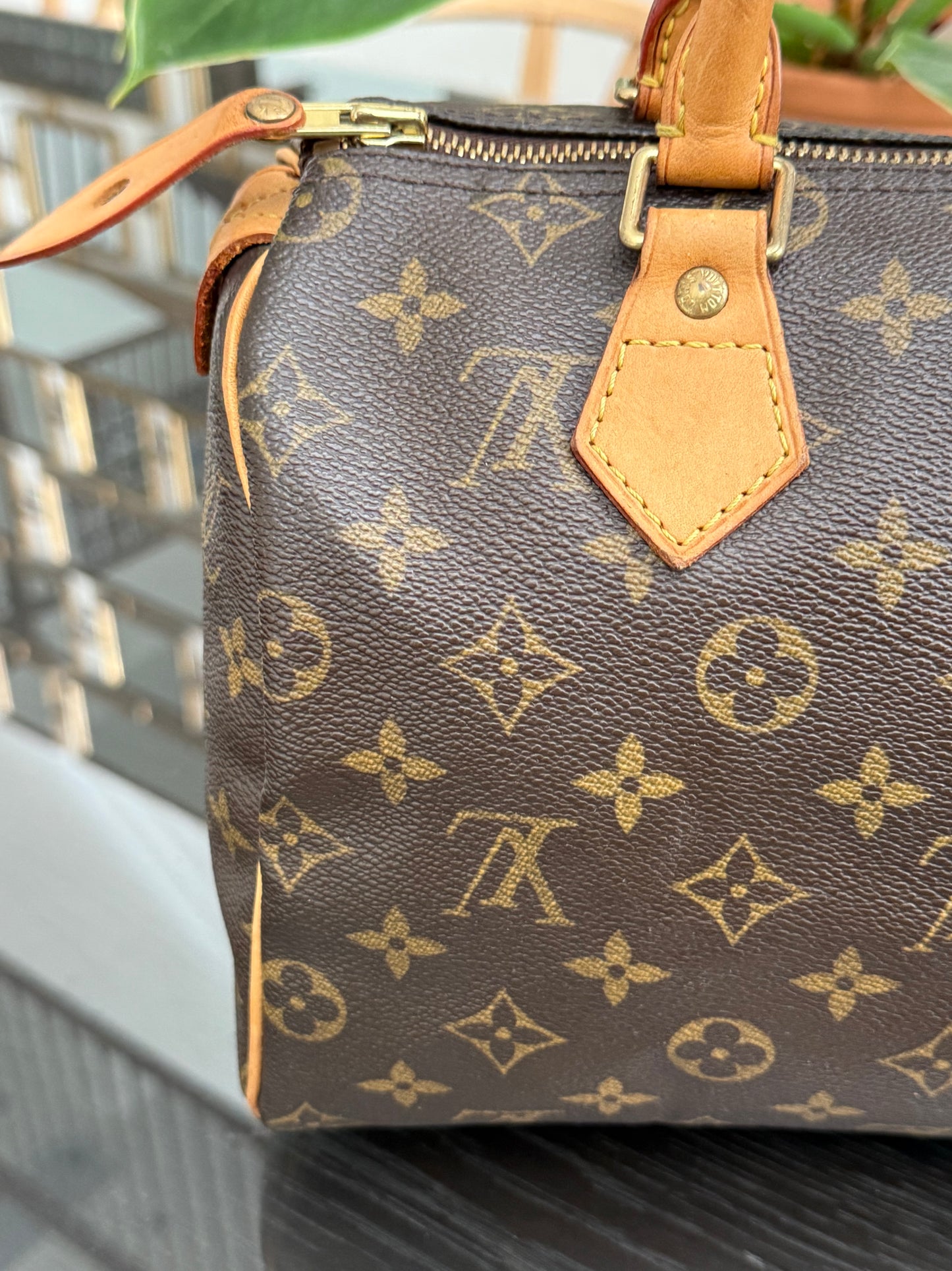 Speedy 25 in Monogram with Lock 🔐 and Key -🗓️ Year: 2005