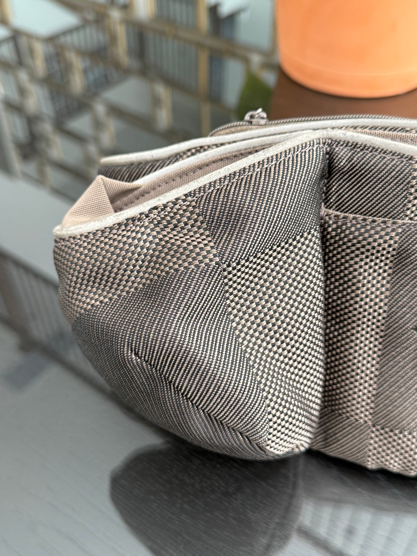 Damier Geant Ceinture Jogging Waist Bag -🗓️ Year: 2004