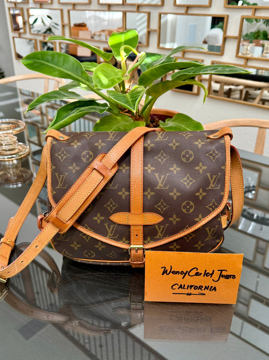 Saumur 30 Crossbody -Year: 1994