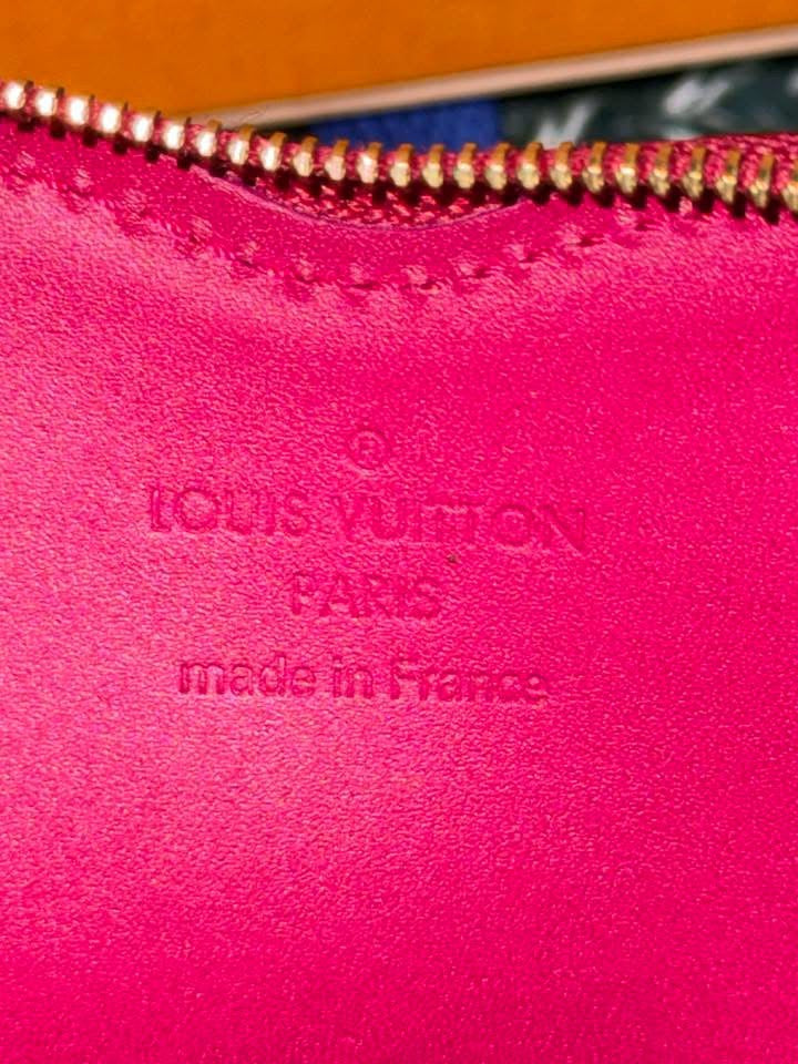 Vernis Heart Coin Purse with Box 🗓️ Year: 2012