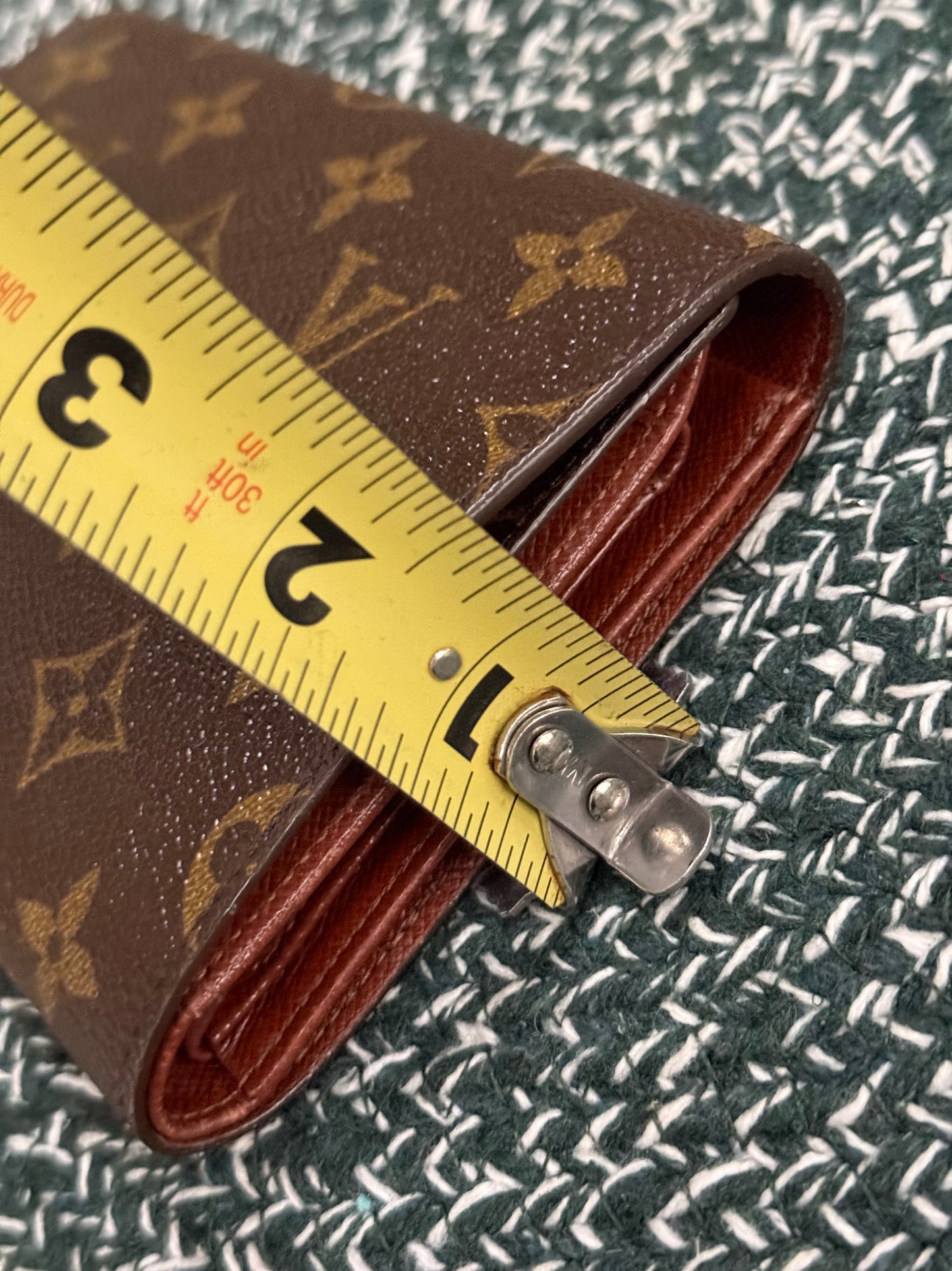 Etui Wallet Passport Holder in Monogram with 6 Cardholders 🗓️ Year: 1999
