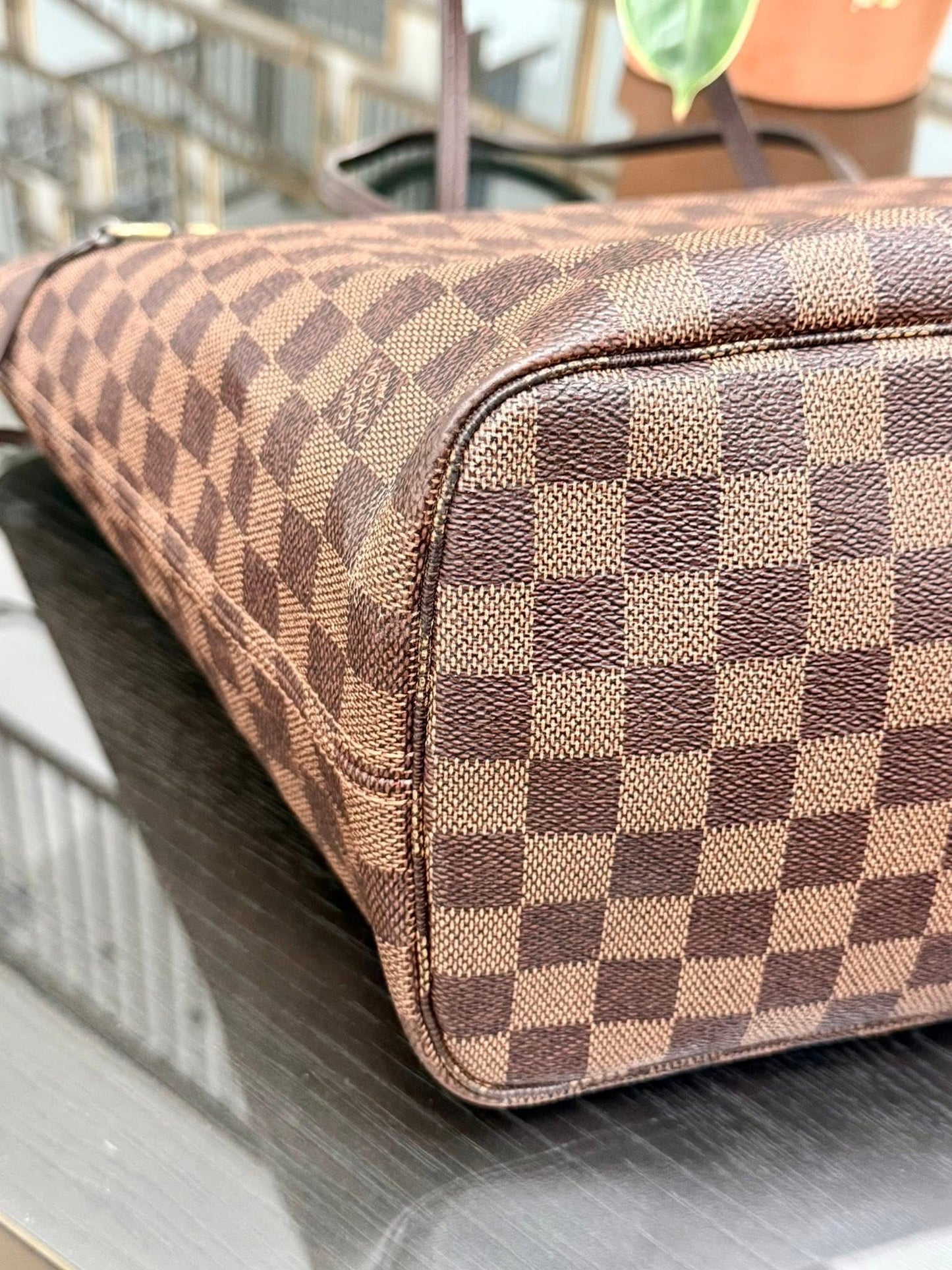 Neverfull MM in DE with Dustbag and Non branded Twilly 📅 Year: 2014