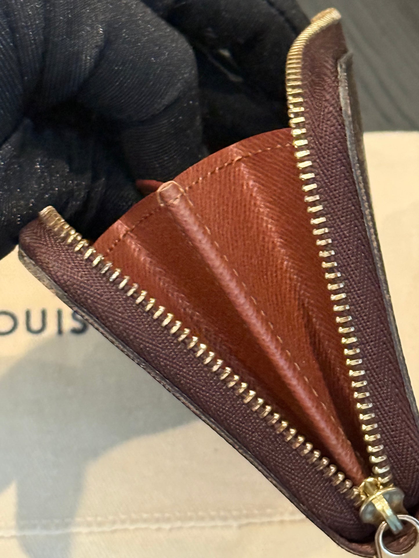 Monogram Zippy Compact Wallet with Dustbag 🗓️ Year: 2014