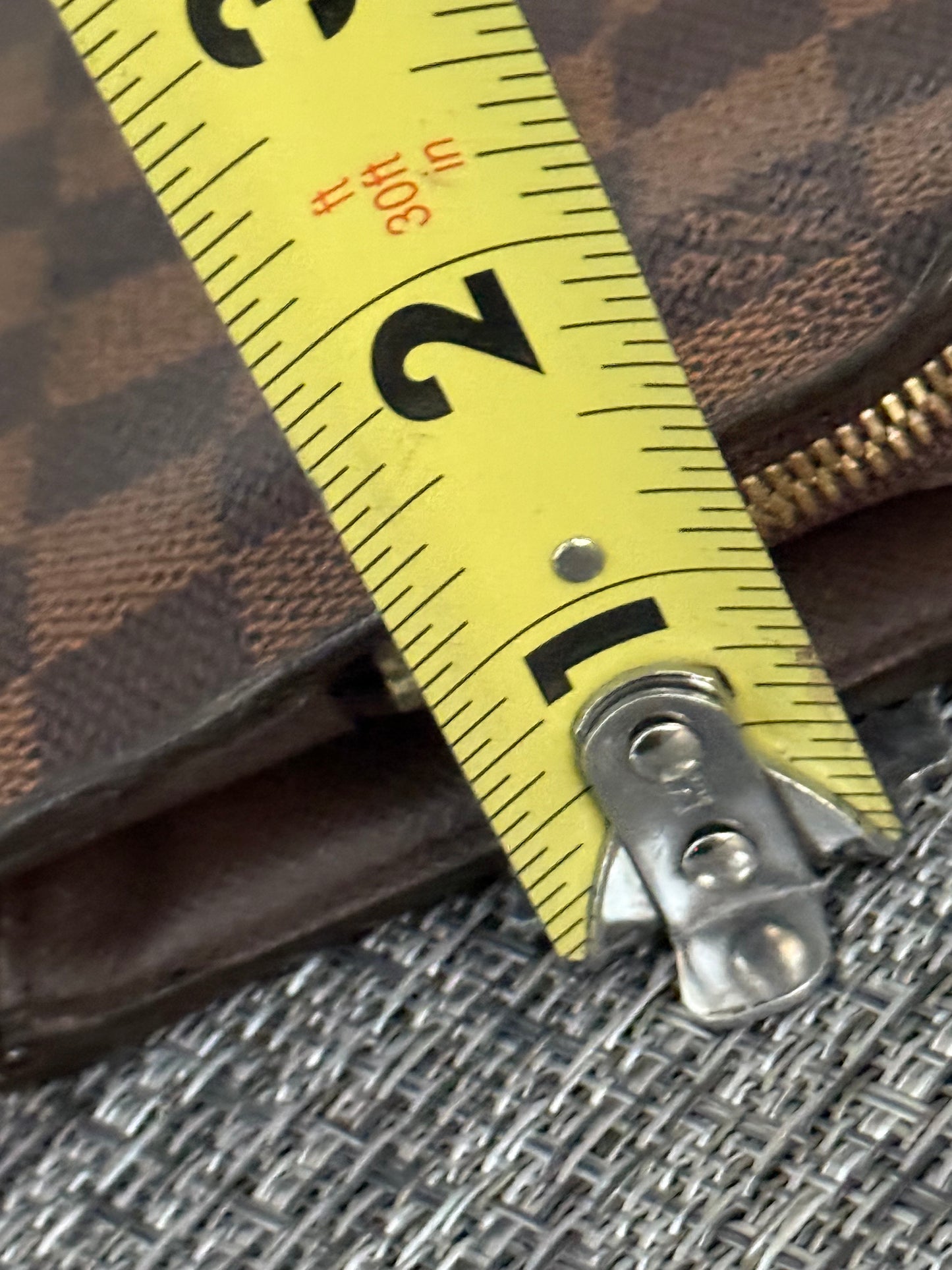 Insolite Wallet in De -Year 2011