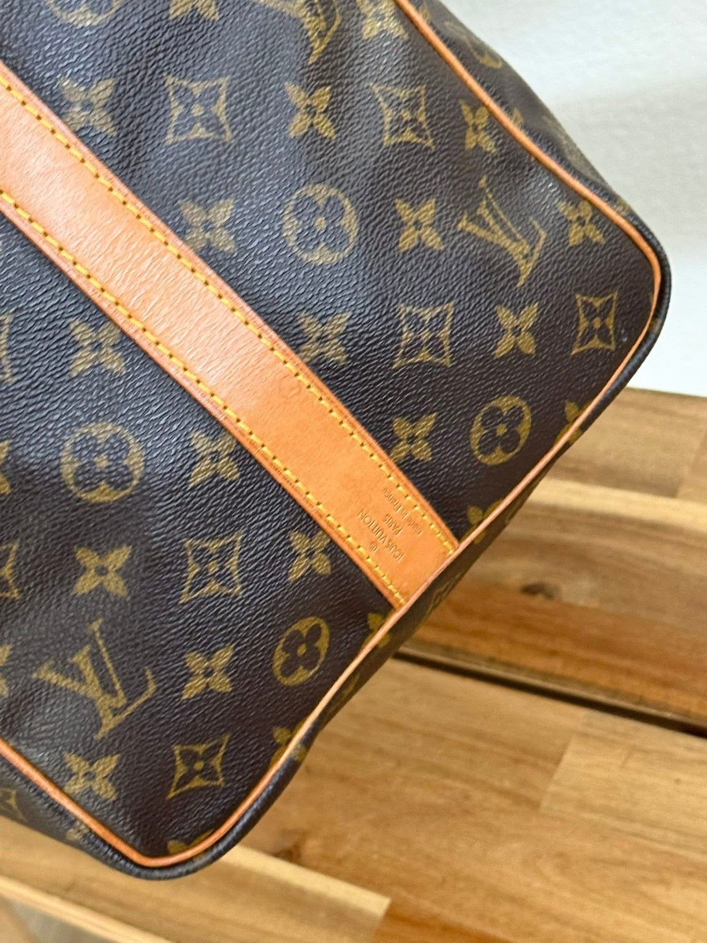 Keepall 50 Bandoulier with Luggage Tag and Poignet 📅 Year: 1995