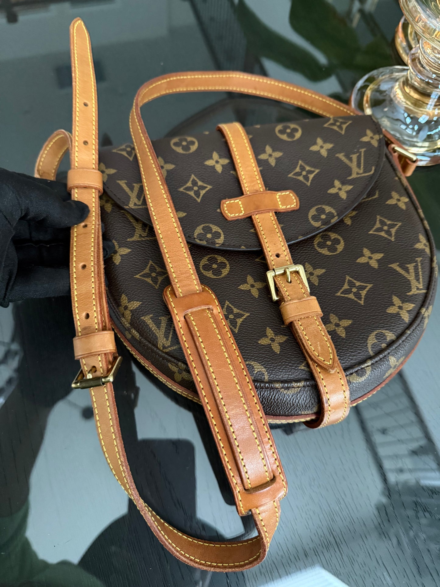 Chantilly MM Crossbody Bag 🌺Year: 1995